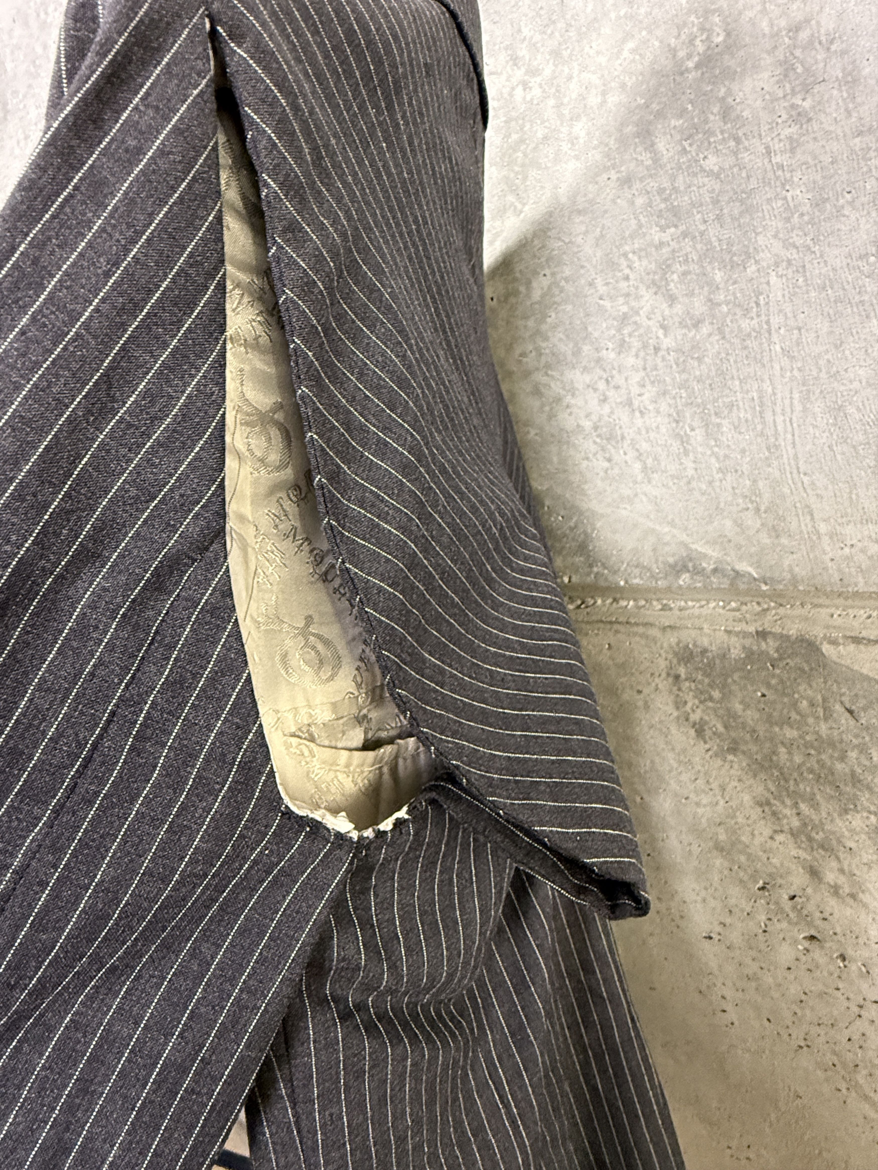 Alexander McQueen Vintage Alexander McQueen Cut Sleeve Wool Blazer Jacket Size US M / EU 48-50 / 2 - 6 Thumbnail