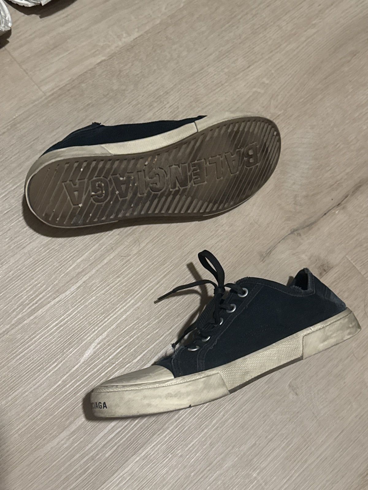 Balenciaga Paris Low Top Size US 9 / EU 42 - 2 Thumbnail