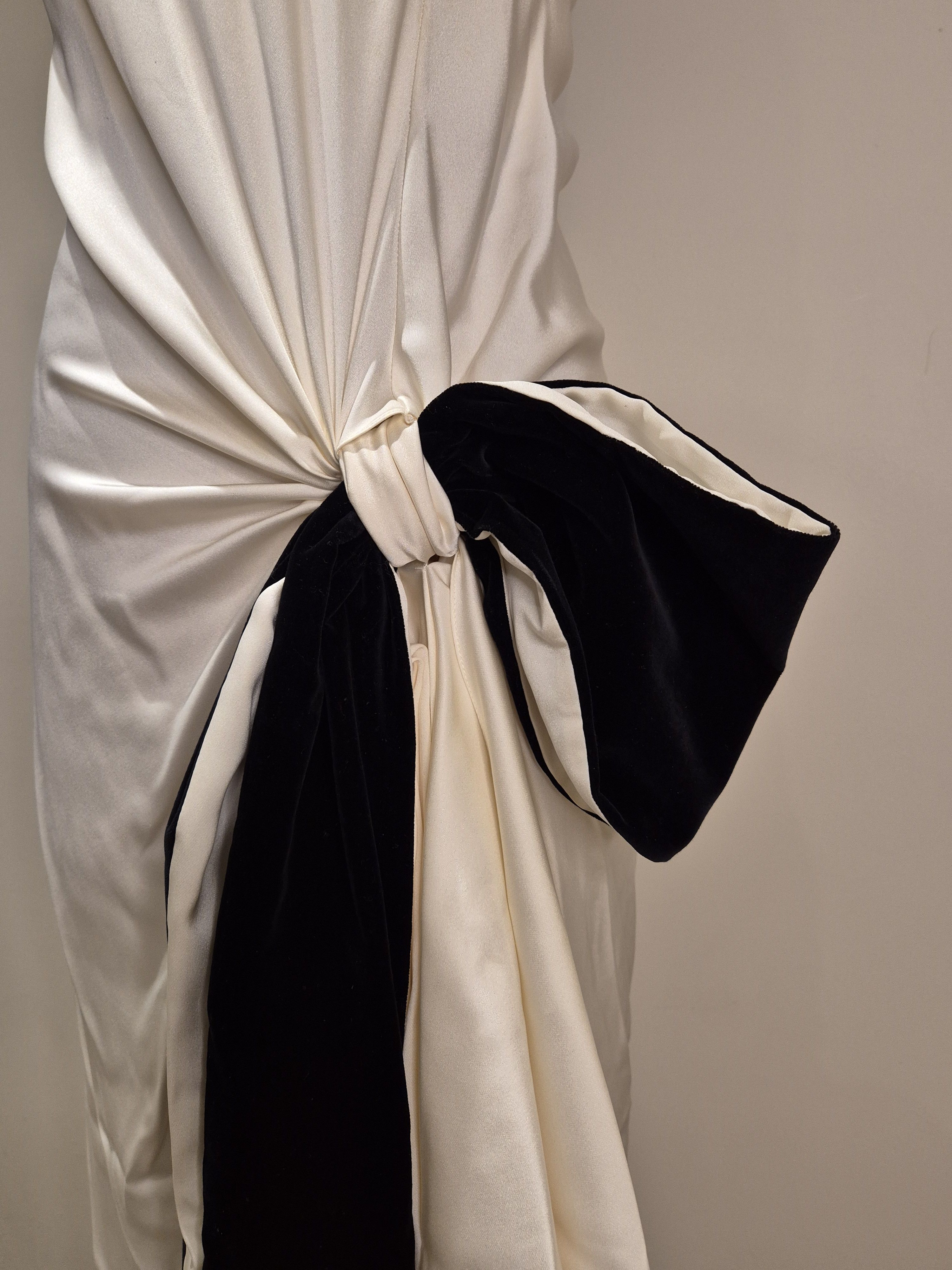 Yves Saint Laurent Yves Saint Laurent strapless silk gown Size S / US 4 / IT 40 - 3 Thumbnail