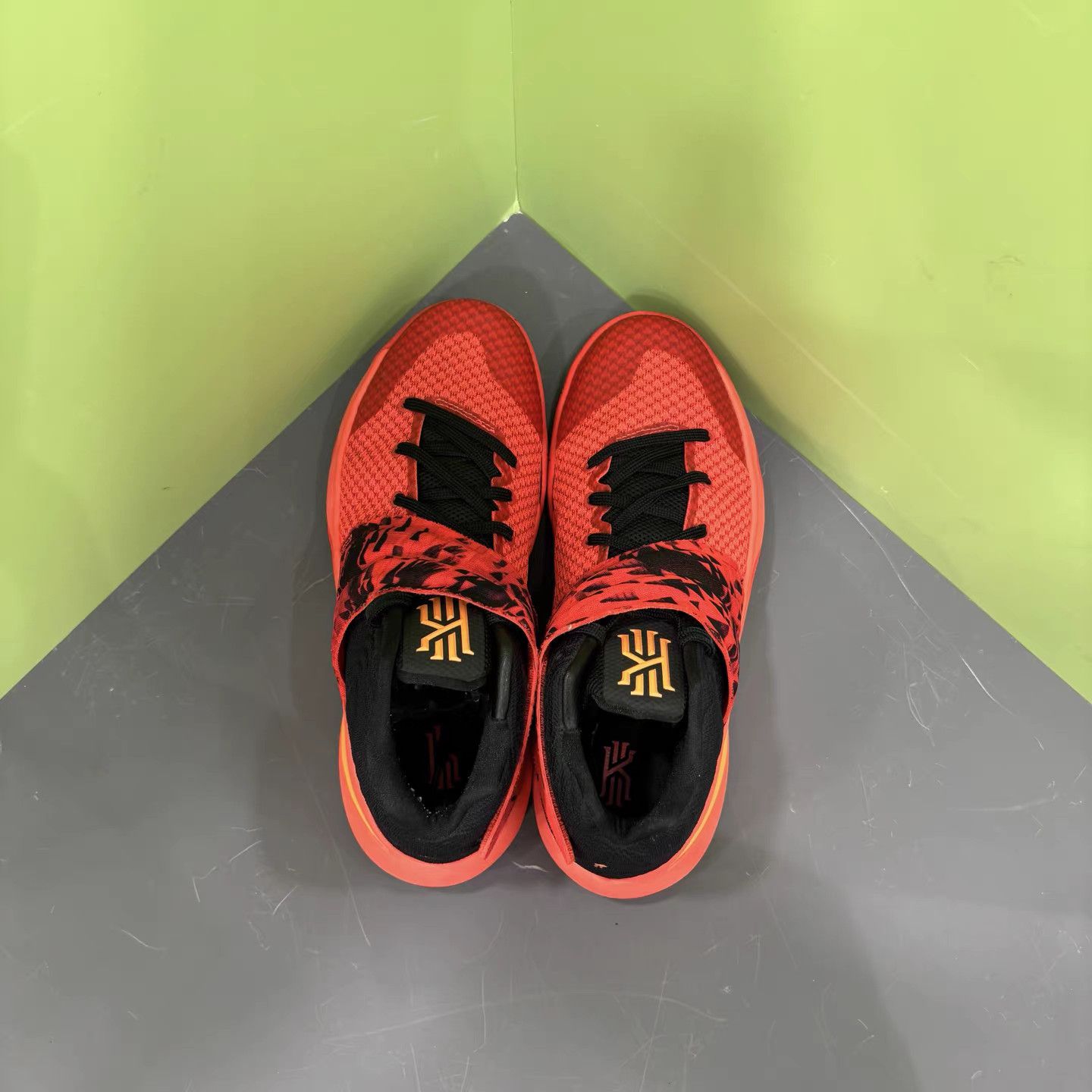 Nike Nike Kyrie 2 Basketball Shoes K15 Size US 9 / EU 42 - 7 Thumbnail