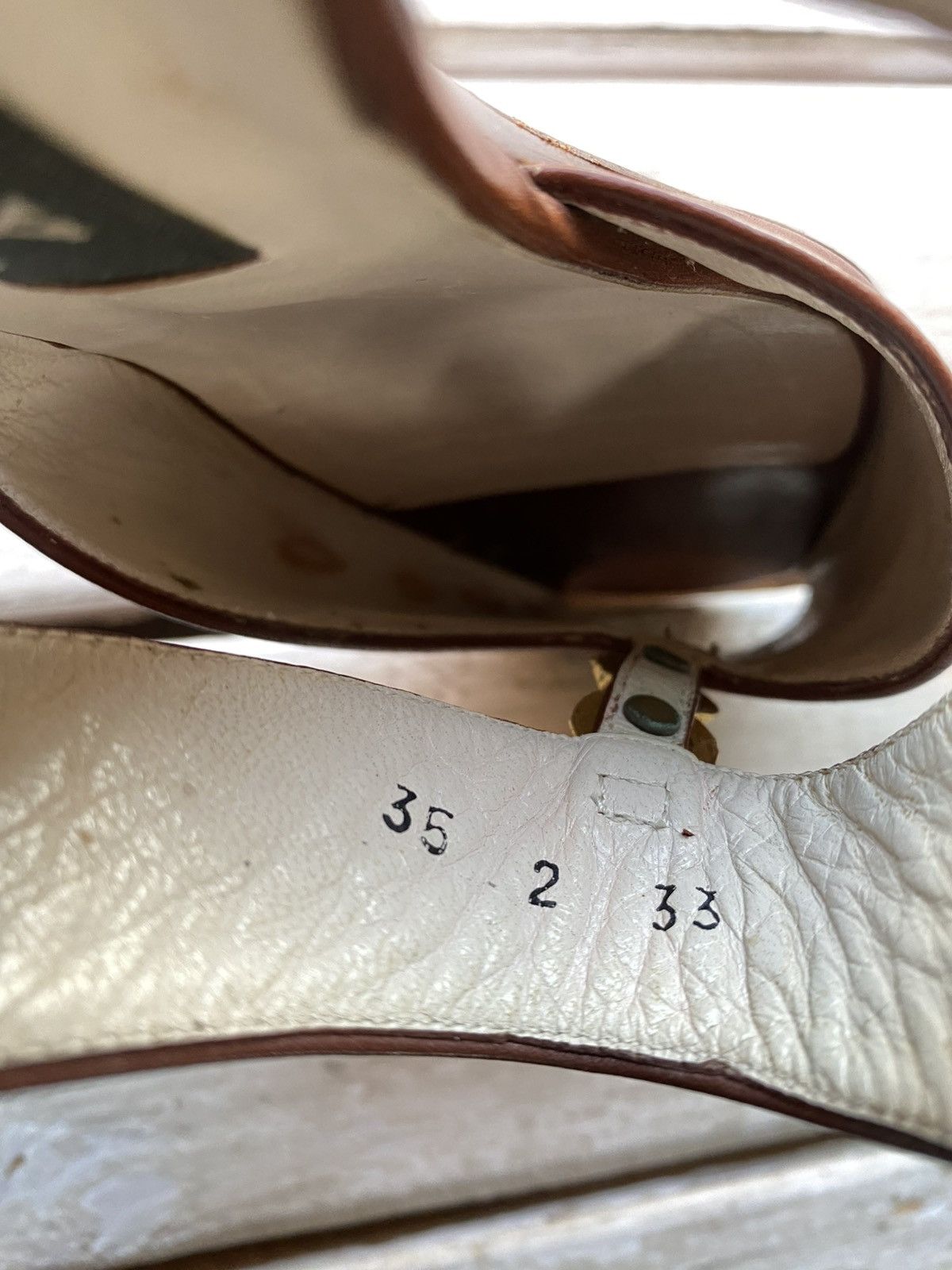 Bally × Designer Bally Made in Switzerland Leather Sandals with Gold Accents Size US 5 / IT 35 - 6 Thumbnail