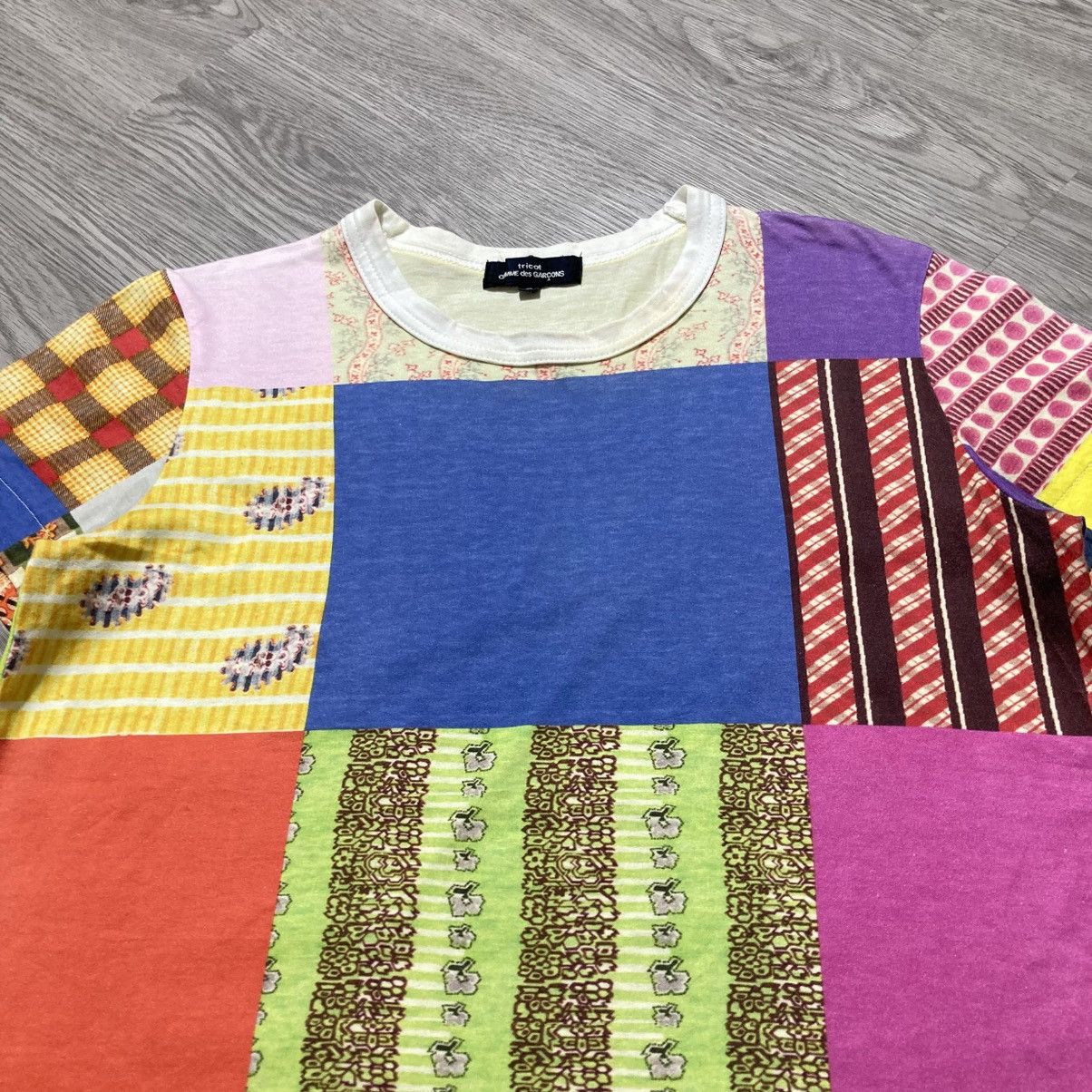 Japanese Brand 🇯🇵Vintage Tricot Comme Des Garcons Multi Pattern Tee Designer Size US XS / EU 42 / 0 - 3 Thumbnail