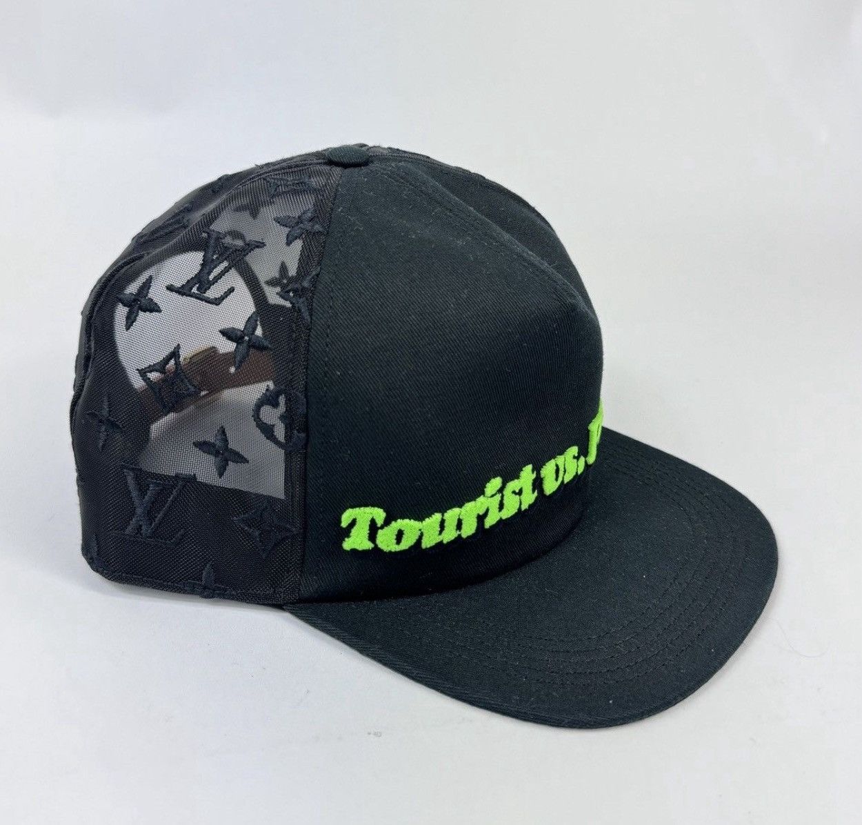 Louis Vuitton TOURIST VS PURIST MESH MONOGRAM CAP SIZE 58 Size ONE SIZE - 1 Thumbnail