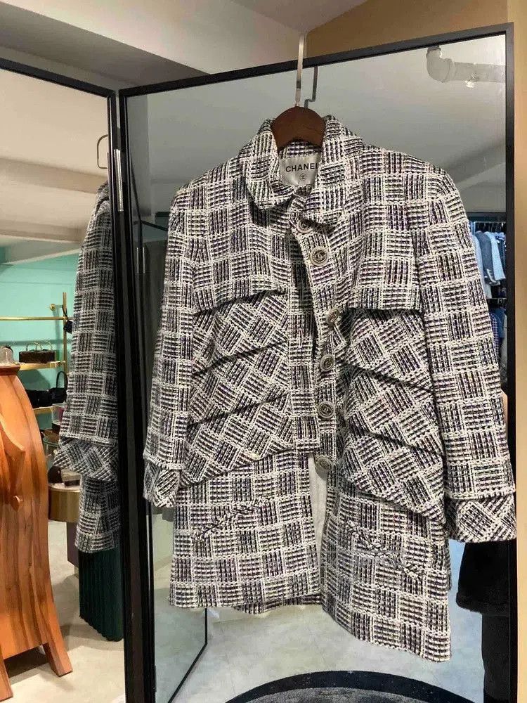 Chanel white checkered Chanel cropped jacket. Size US M / EU 48-50 / 2 - 1 Thumbnail