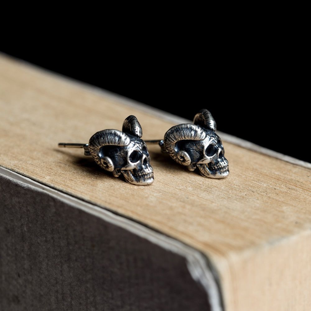 Jewelry 925 Silver Skull Retro Earrings One Pairs Chrome Jewelry Size ONE SIZE - 2 Thumbnail
