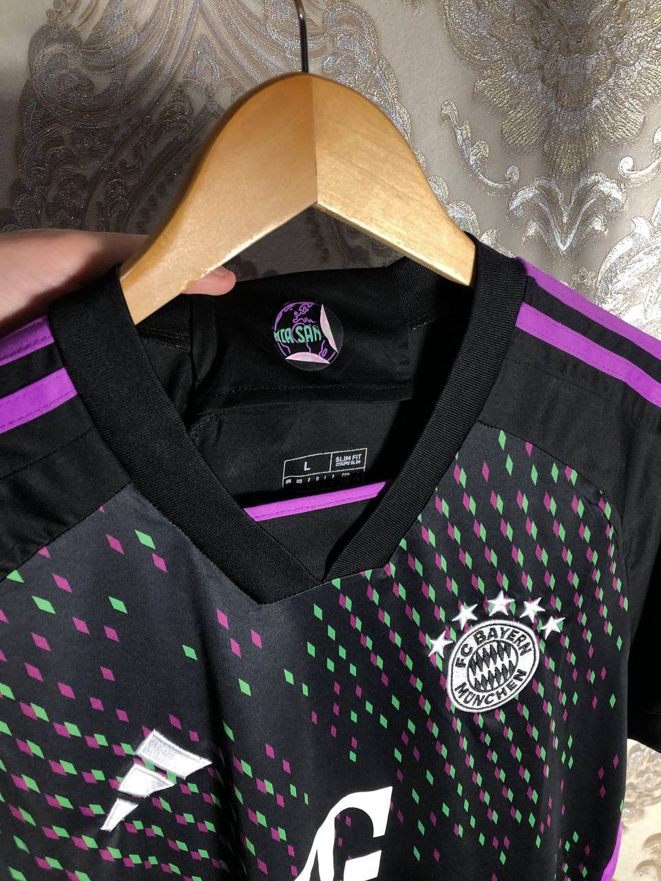 Adidas VINTAGE ADIDAS FC BAYERN MUNCHEN GERMANY SOCCER JERSEY RETRO Size US L / EU 52-54 / 3 - 5 Thumbnail