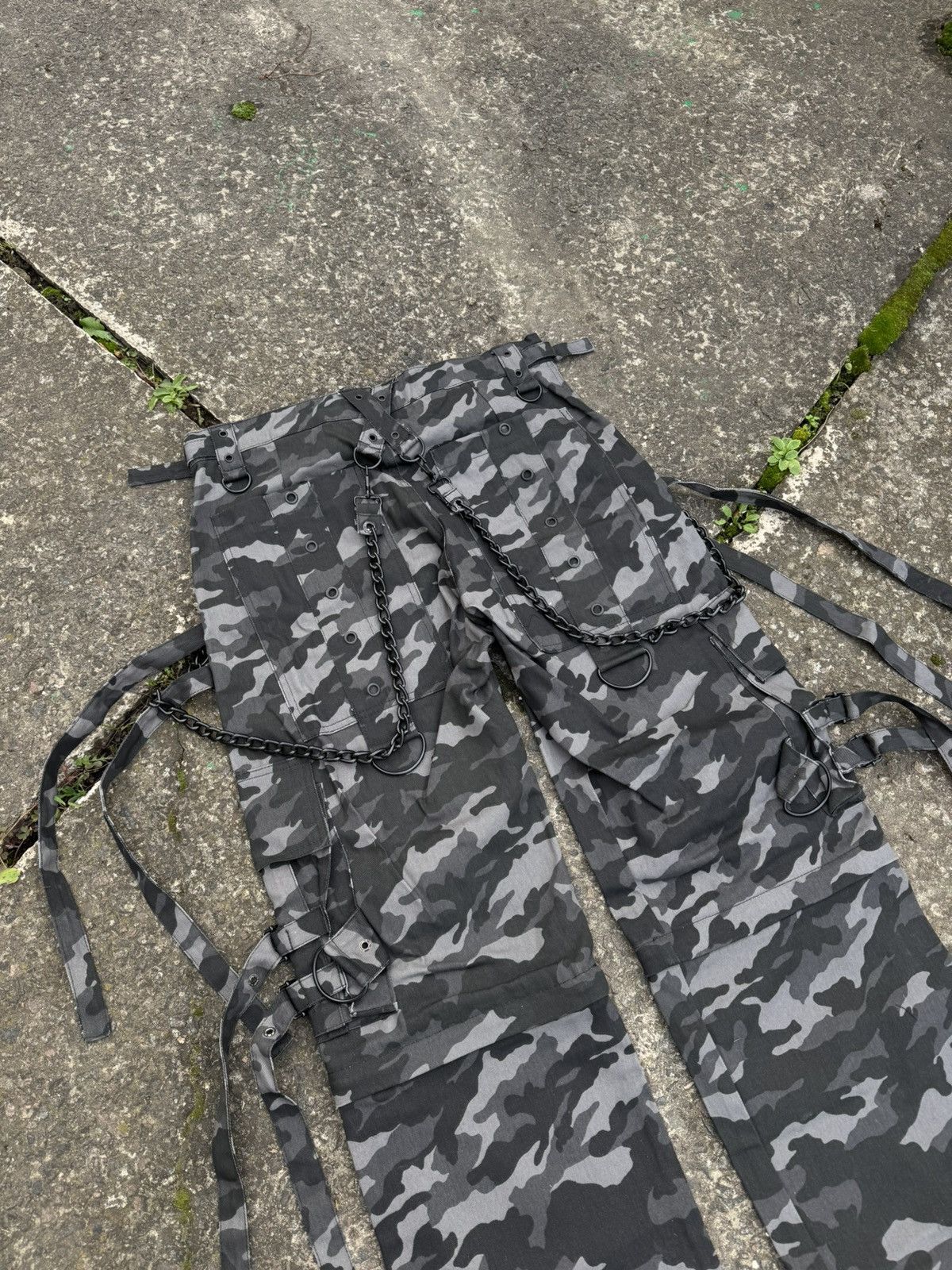 Japanese Brand 🔥VERY RARE GOTHICANA BY EMP AVANT GARDE BONDAGE CARGO PANTS🔥 Size US 34 / EU 50 - 12 Thumbnail