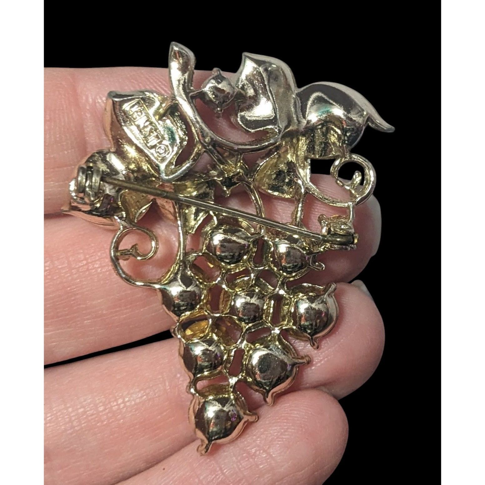 Other Vintage Lisner Grape Bunch Gold Tone Rhinestone Brooch Size ONE SIZE - 3 Thumbnail