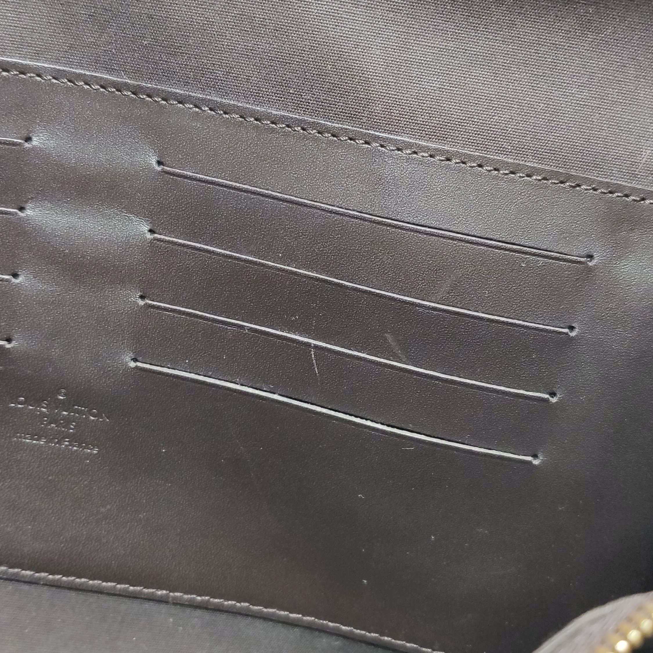 Louis Vuitton Louis Vuitton (LV) Patent leather solid color embossed mono Size ONE SIZE - 2 Thumbnail