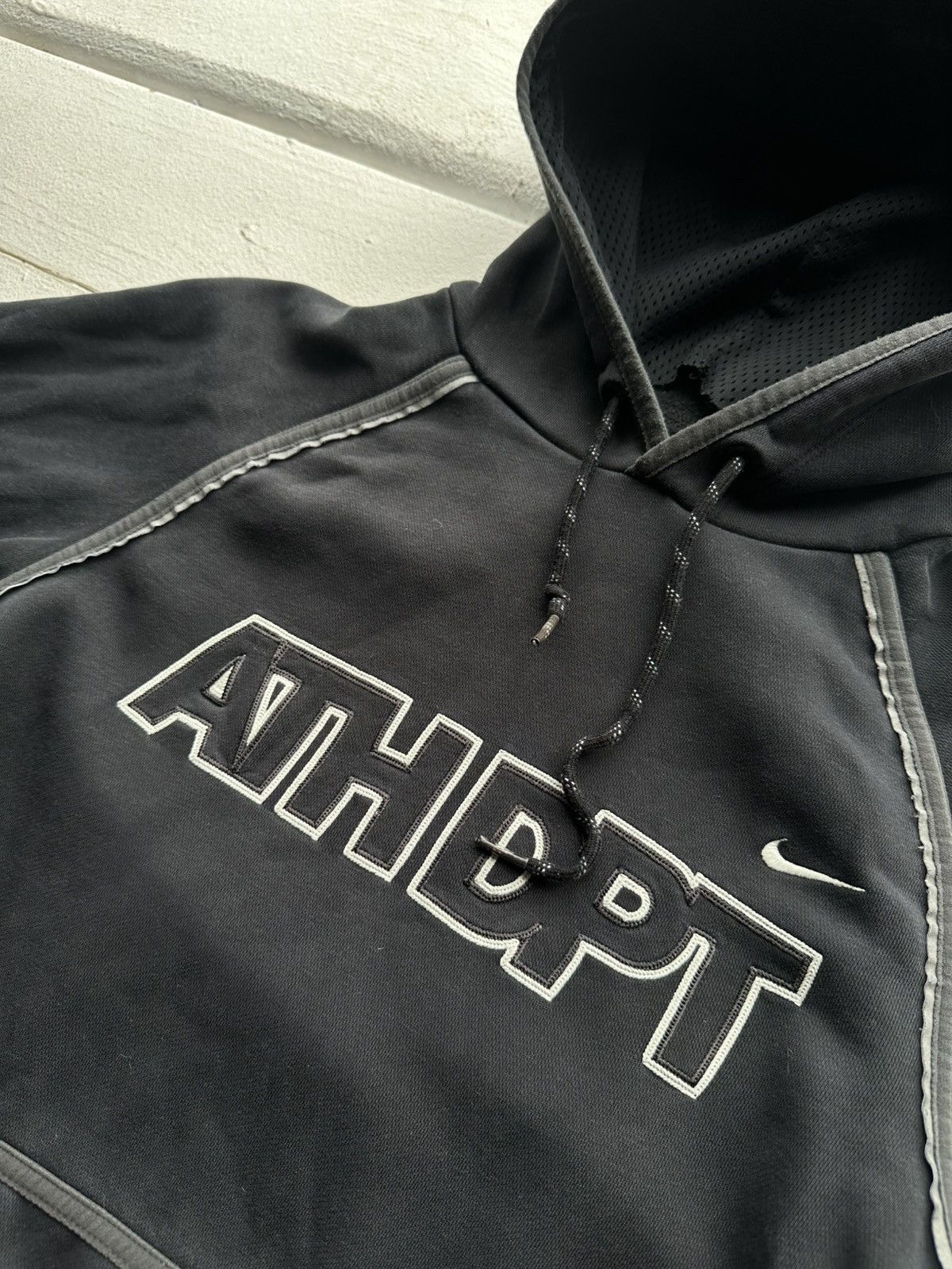 Nike VNTG🚨 Y2K Nike ATHLETIC DEPT Hoodie Big Logo drill faded Size US S / EU 44-46 / 1 - 4 Thumbnail