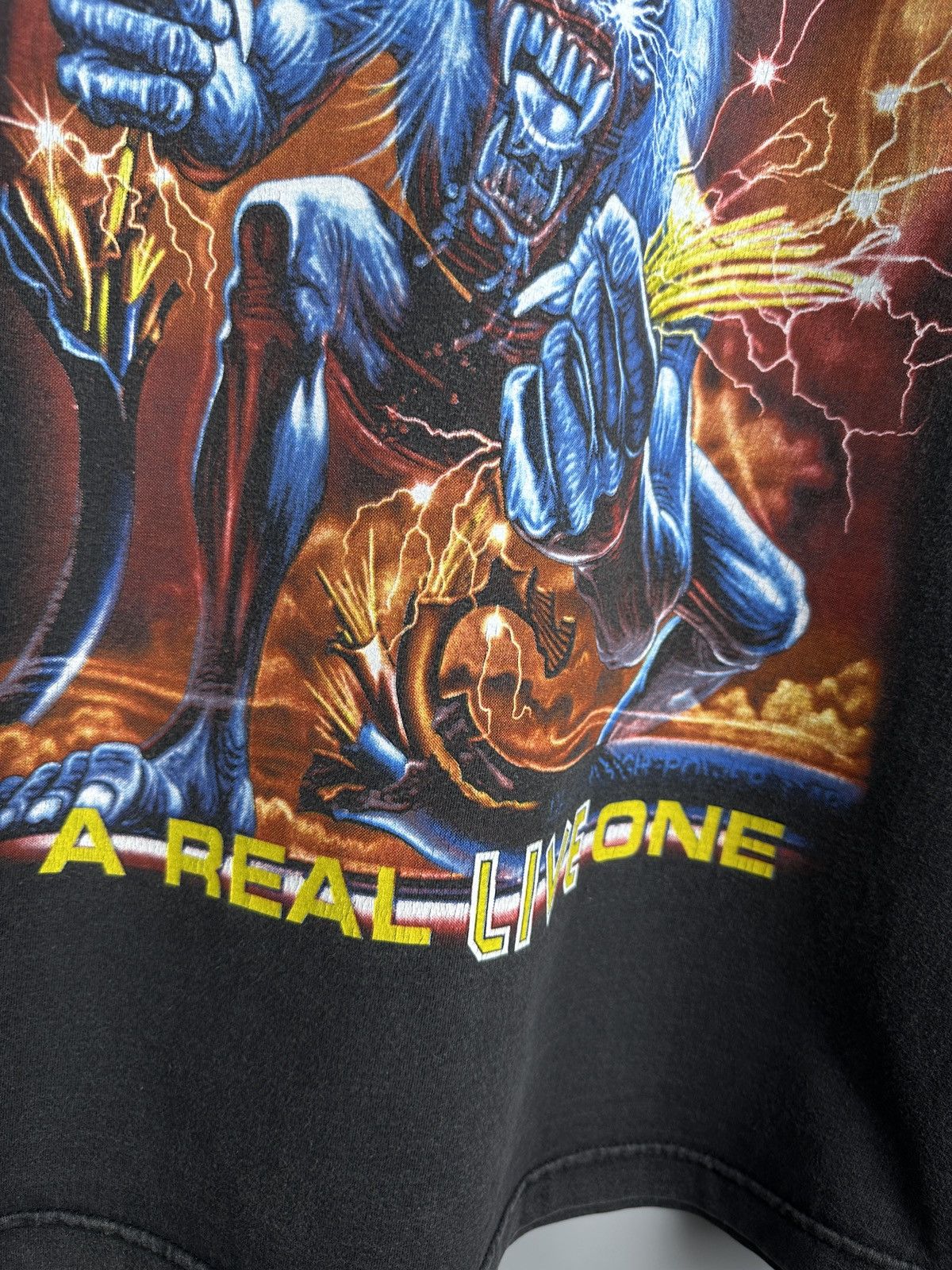 Band Tees Vintage Iron Maiden A Real Live One Graphic T Shirt Tee Rock Size US L / EU 52-54 / 3 - 10 Thumbnail