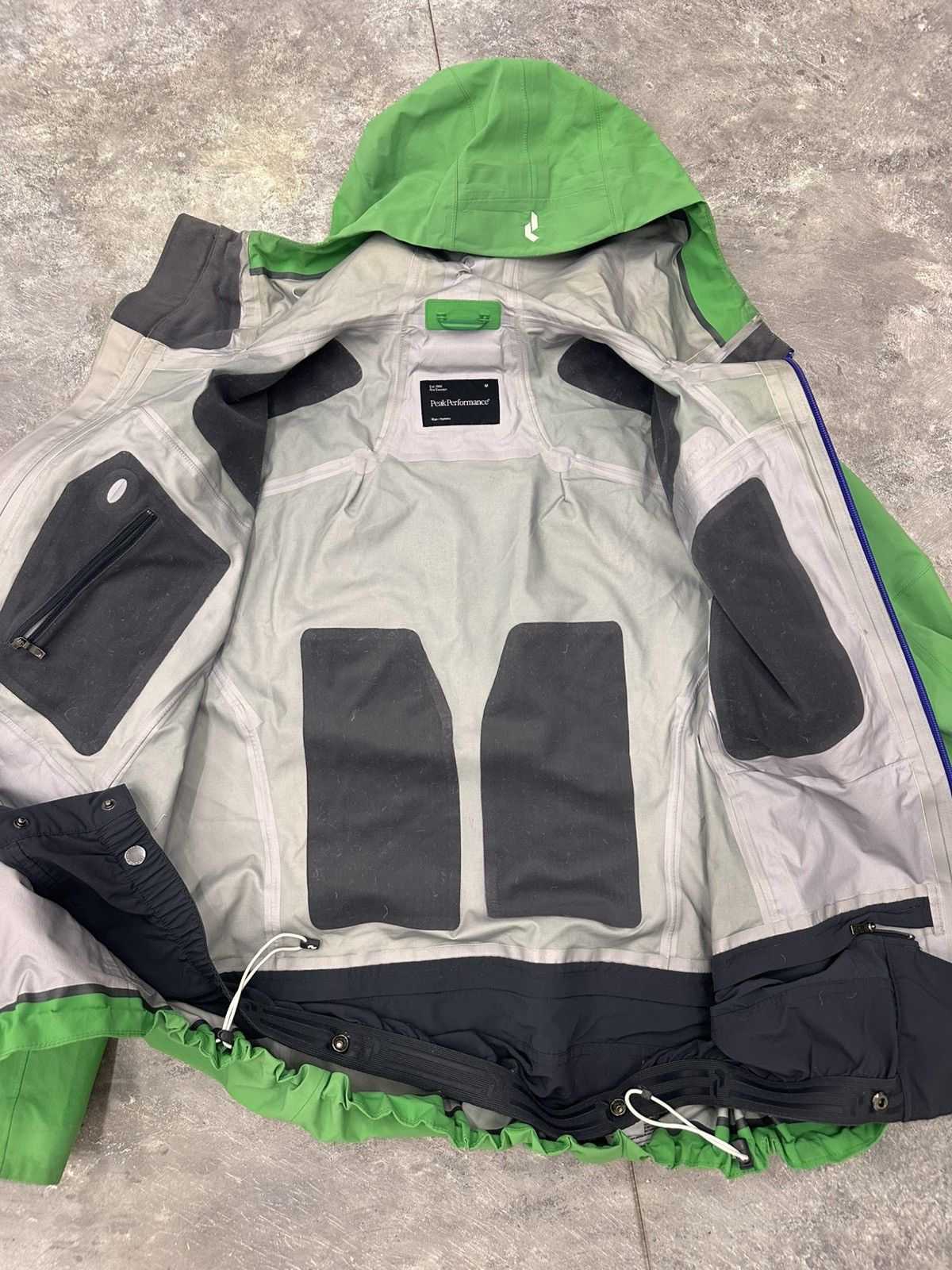 Peak Performance Peak Performance Gore Tex Pro Jacket Outdoor Gorpcore Style Size US M / EU 48-50 / 2 - 8 Thumbnail