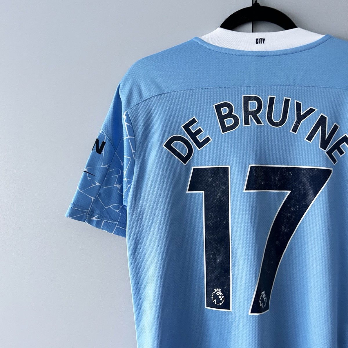 Puma Manchester City jersey 2020 2021 #17 De Bruyne Size US S / EU 44-46 / 1 - 9 Thumbnail