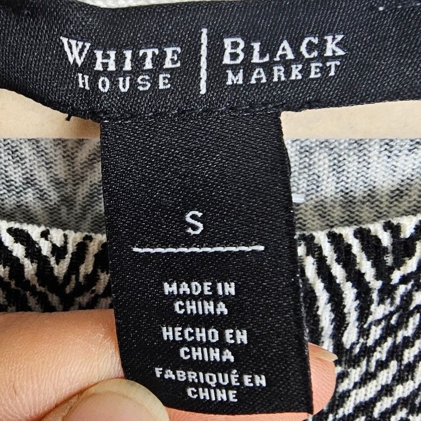White House Black Market White House Black Market Womens Lightweight Knit Sweater S Size S / US 4 / IT 40 - 6 Thumbnail