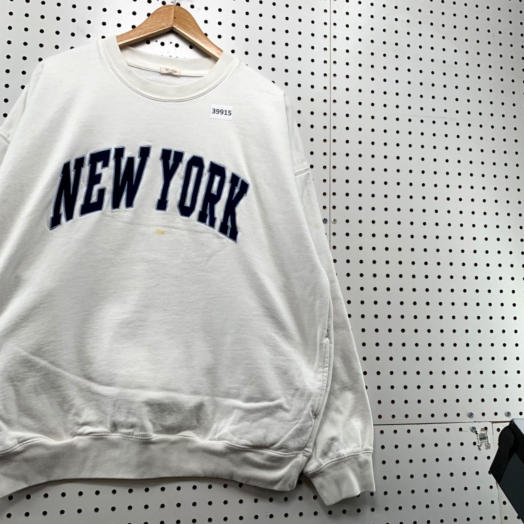Brandy Melville John Galt New York Sweatshirt Womens One Size White Pockets Embroidered Size ONE SIZE - 4 Thumbnail