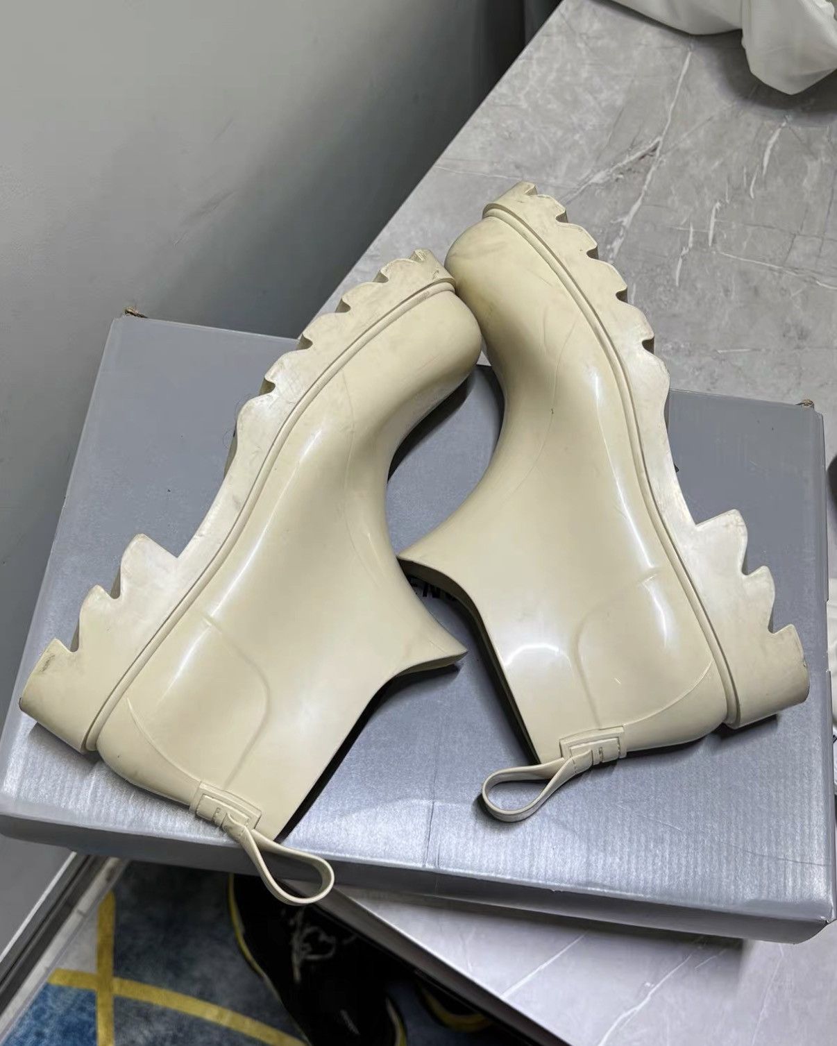 Bottega Veneta Bottega Veneta Ankle Rain Boots J42 Size US 9.5 / EU 42-43 - 4 Thumbnail