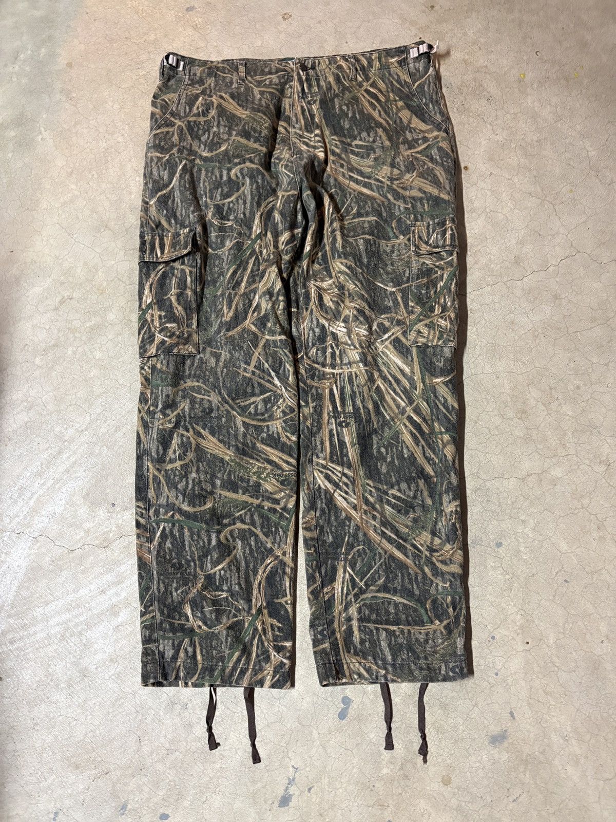 Cabelas Vintage 90s Cabela’s Mossy Oak Camo Cargo Pants Size 40x32 Size US 40 / EU 56 - 1 Thumbnail