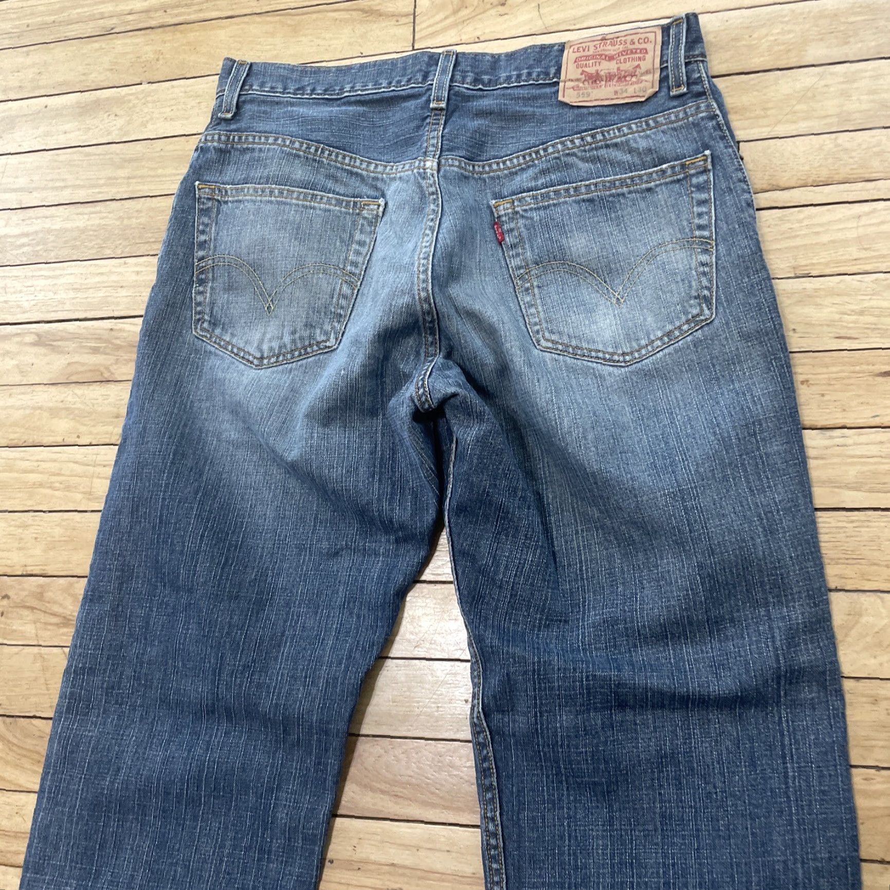 Levi's VINTAGE Levi's 559 Jeans Men 32x28 Relaxed Straight Blue Paint Grunge Y2k Denim 5-Pocket Classic Denim Blue Mens Size US 32 / EU 48 - 6 Thumbnail