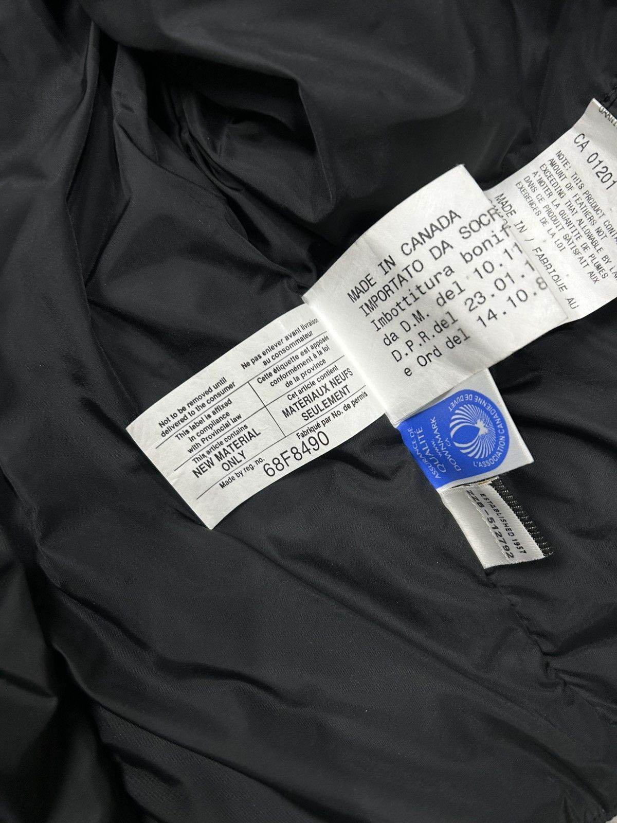 Canada Goose × Vintage Canada Goose Black Chilliwack Bomber Small Black Size S / US 4 / IT 40 - 18 Thumbnail