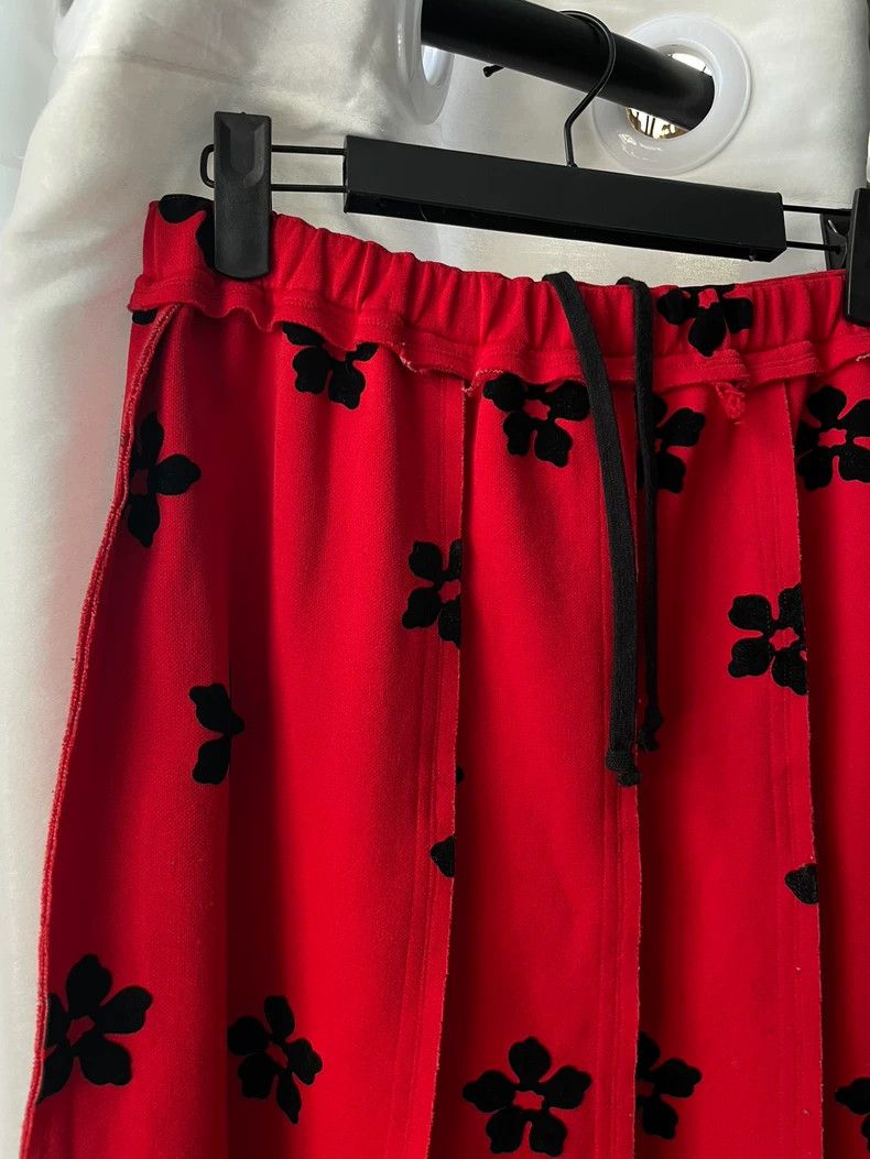 Comme des Garcons Comme des Garcons size os Midcentury Red Polyester Floral Size 24" / US 00 / IT 34 - 2 Thumbnail