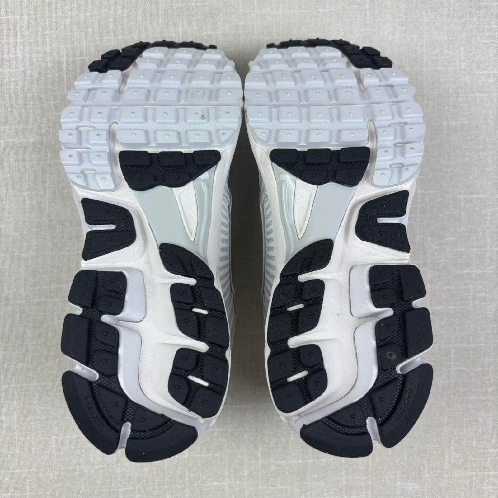 Nike 🐺 2023 Nike Zoom Vomero “Vast Grey” 6.5W Size US 6.5 / IT 36.5 - 5 Thumbnail