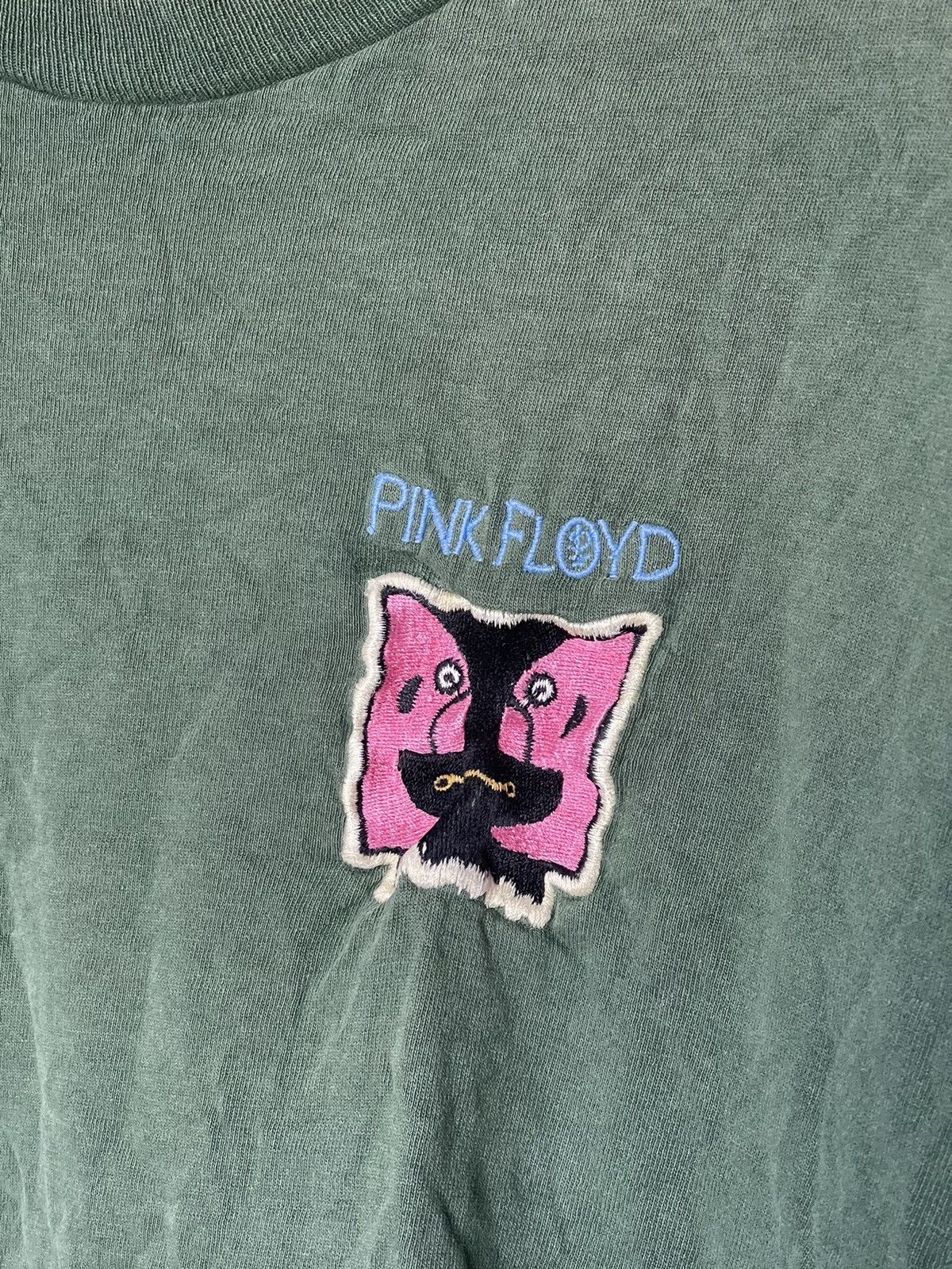 Band Tees × Pink Floyd × Vintage 90’s Pink Floyd Vintage embroidered t-shirt tee rare Size US L / EU 52-54 / 3 - 5 Thumbnail