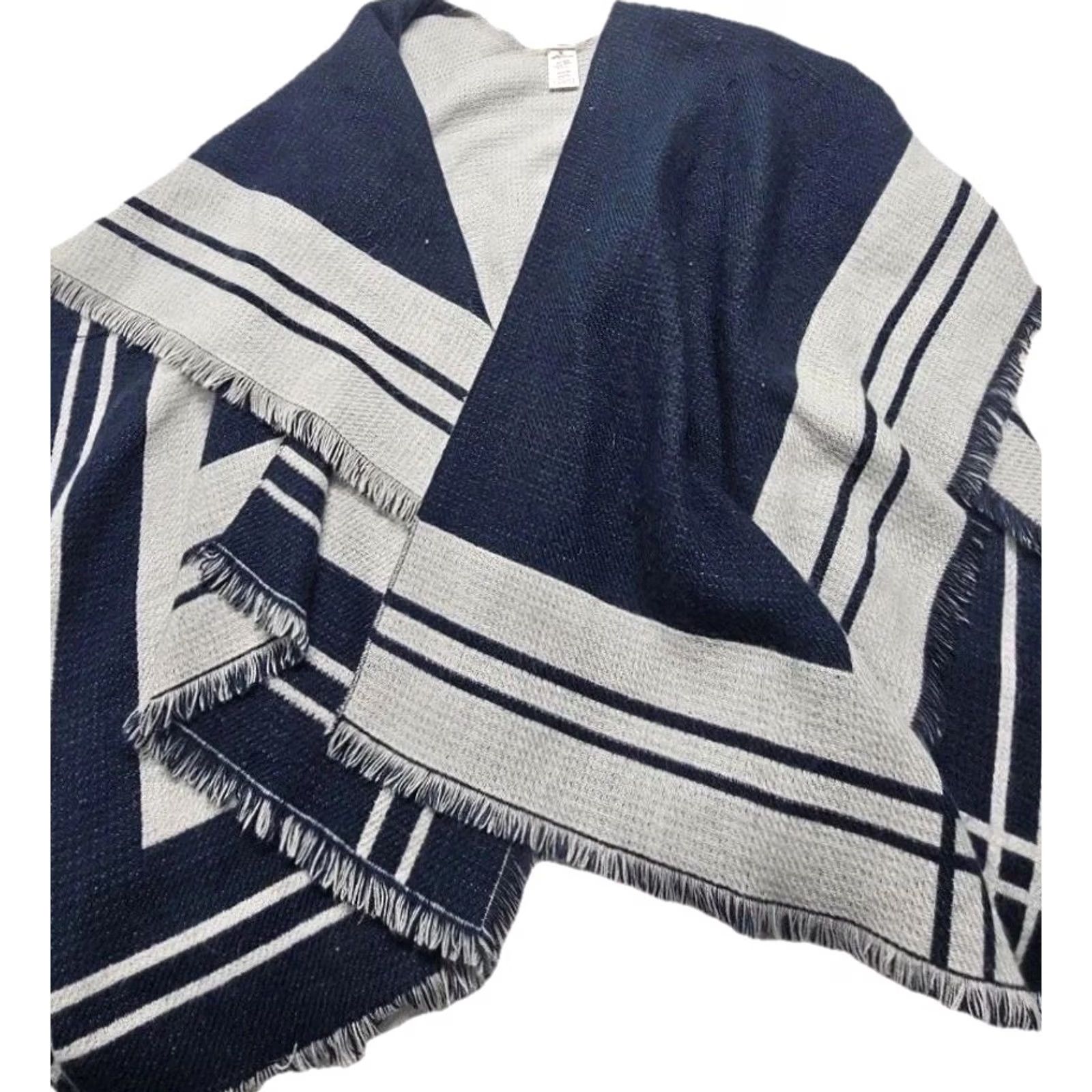 Vintage Woolrich Shawl Wrap Reversible Poncho Woman One Size Blue Gray Shawl/Wrap Womens Size ONE SIZE - 2 Thumbnail