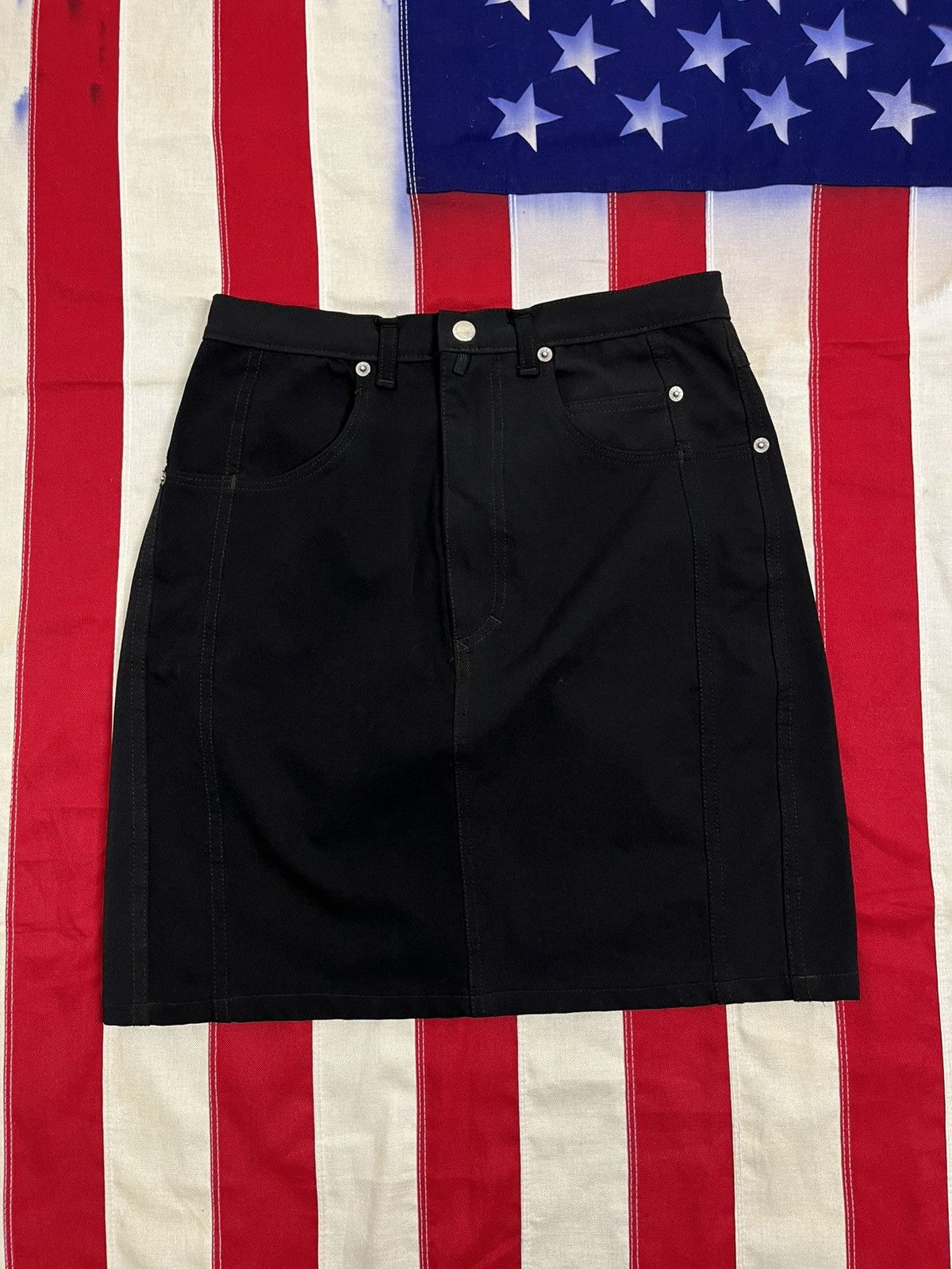 Marithe + Francois Girbaud Marithe Francois Girbaud Minimalist Mini Skirt Black Pockets Size 32" / US 10 / IT 46 - 1 Thumbnail