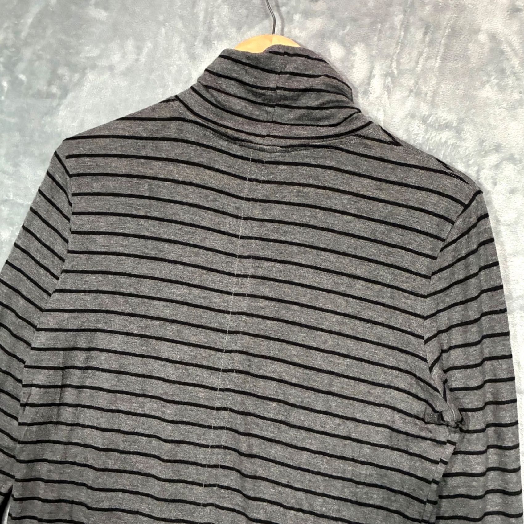 Athleta Athleta Turtleneck Long Sleeve Top Gray Black Size S Size S / US 4 / IT 40 - 4 Thumbnail