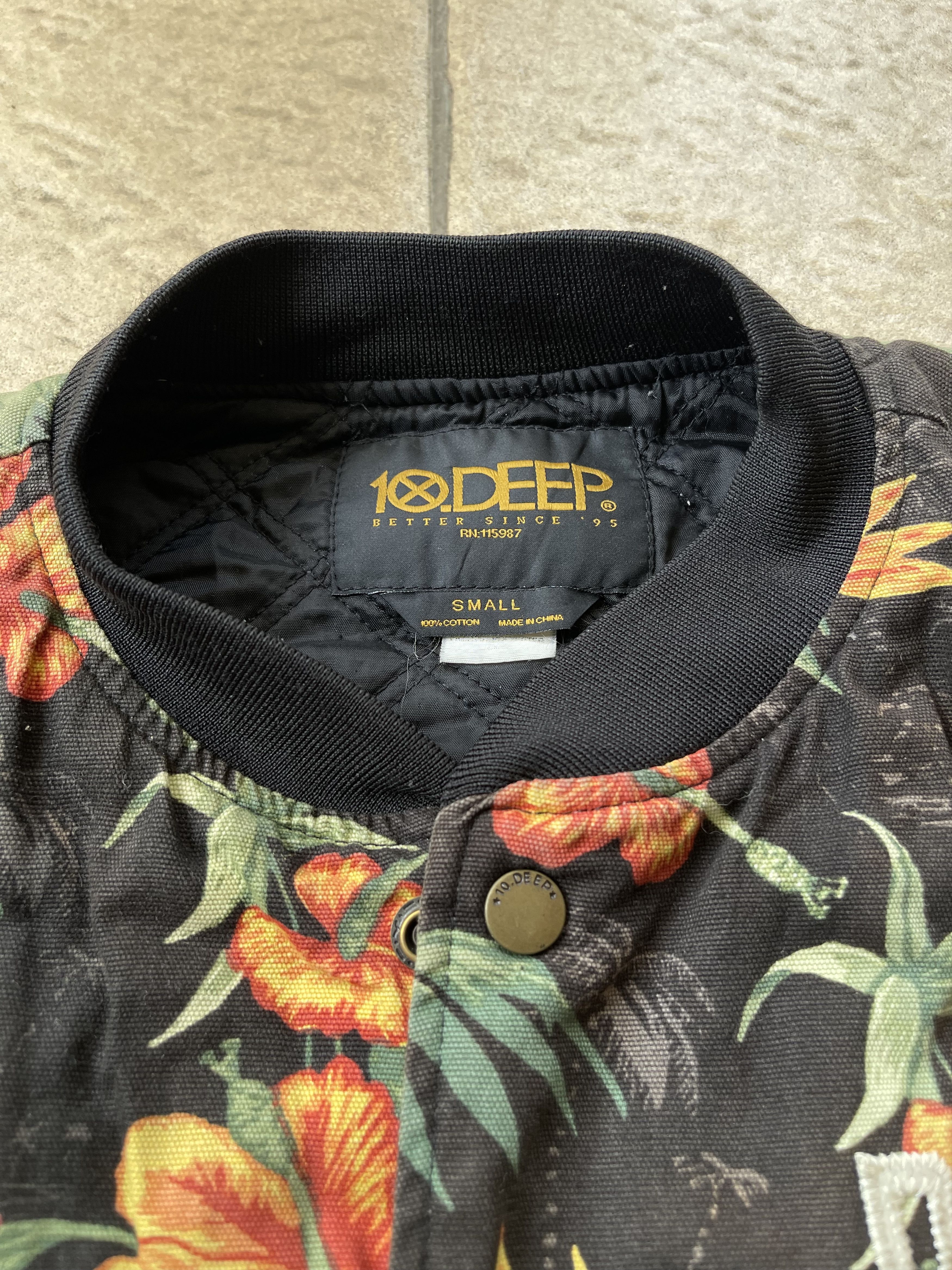 10 Deep Vintage 10.Deep Floral boomber jacket black tropical Hawaiia Size US S / EU 44-46 / 1 - 3 Thumbnail