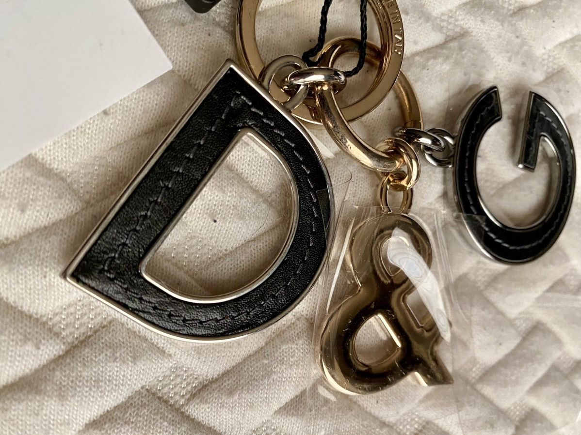 Dolce & Gabbana Dolce & Gabbana 🇮🇹 Metal/Black Calf Palladium Charm Key Chain Size ONE SIZE - 4 Thumbnail