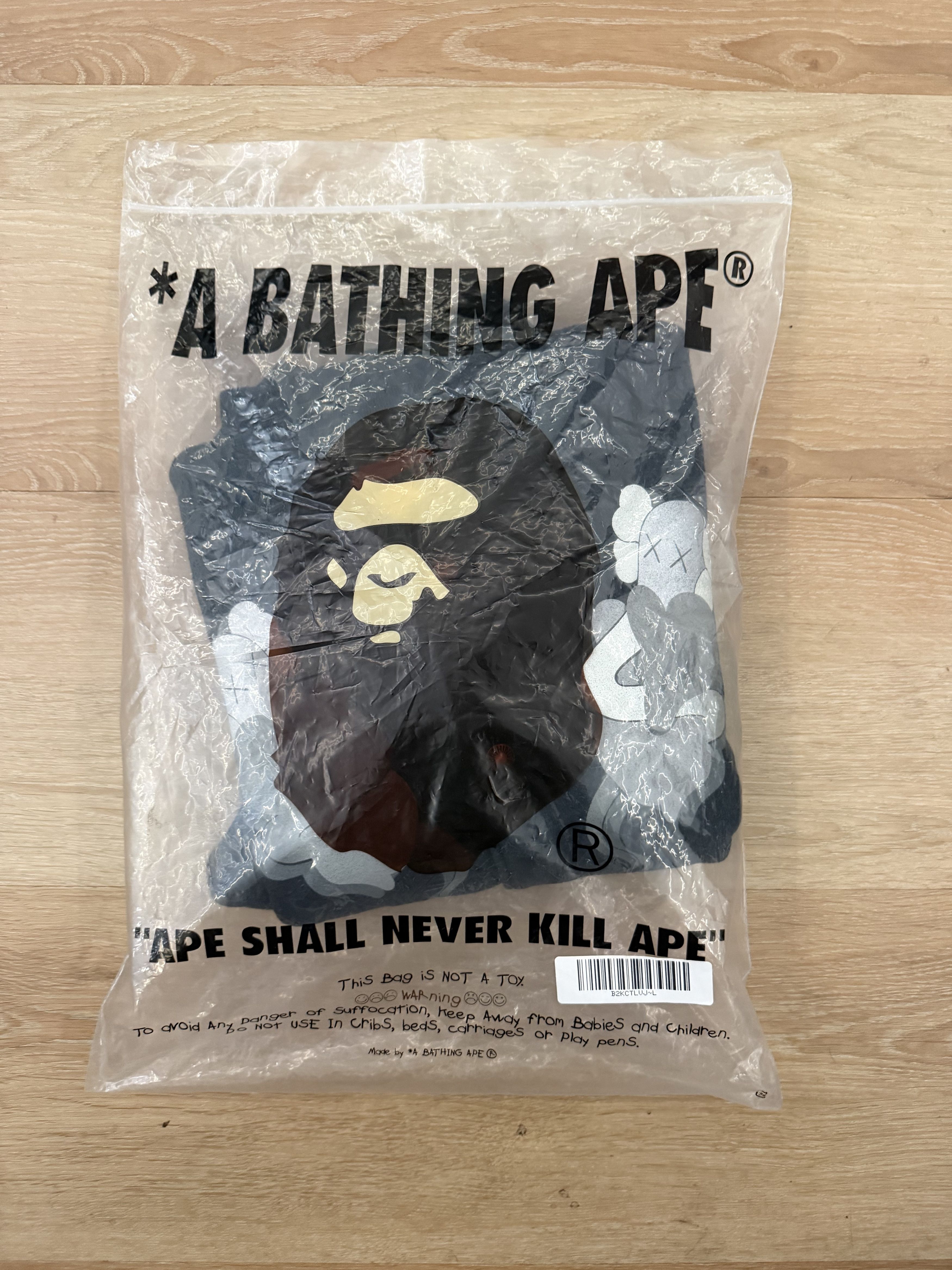 Bape × Kaws Bape 2007x Kaws Bendy Varsity Jacket Size M / US 6-8 / IT 42-44 - 9 Thumbnail