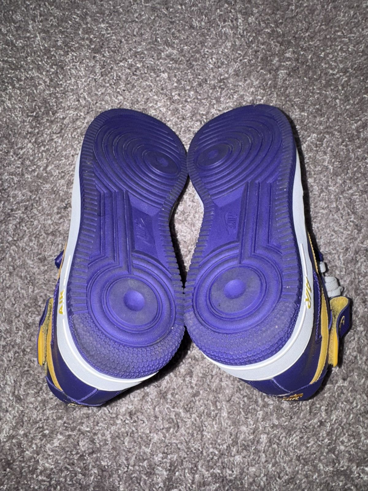 Nike Nike air force 1 Mid Purple Laker Kobes 2004 Size US 10.5 / EU 43-44 - 5 Thumbnail