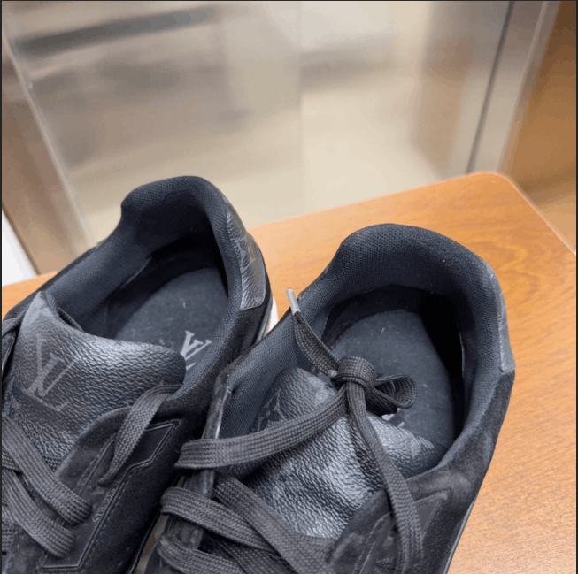 Louis Vuitton Louis Vuitton low-top sneakers Size US 13 / EU 46 - 8 Thumbnail