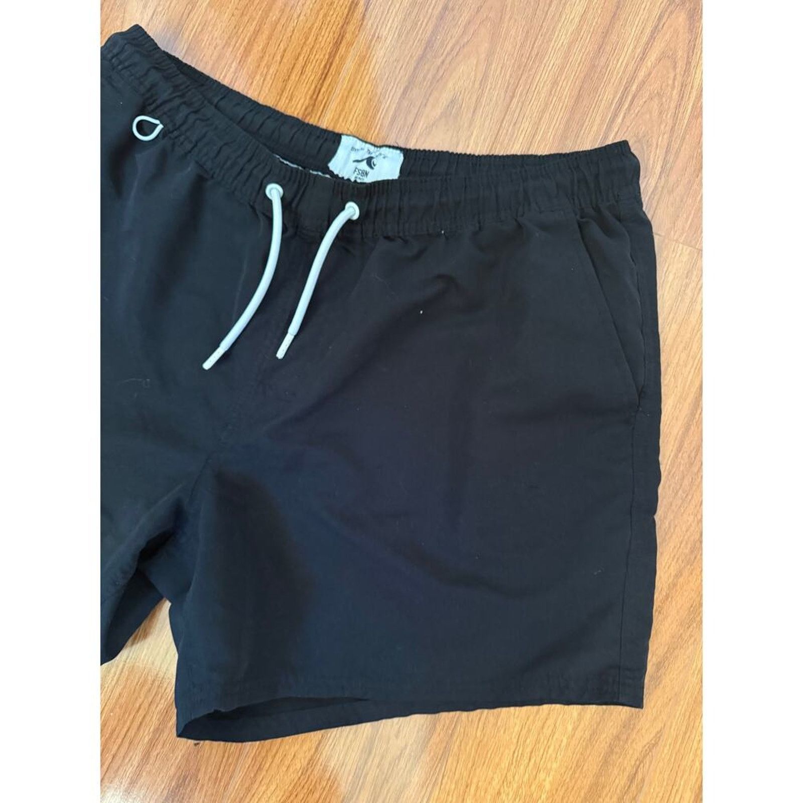 & Other Stories catch the wave beach shorts very comfortable Size US 33 - 2 Thumbnail