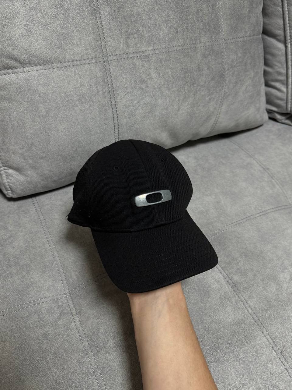 Oakley Vintage Oakley Metal Logo Black Cap Hat Retro Size 30 - 2 Thumbnail