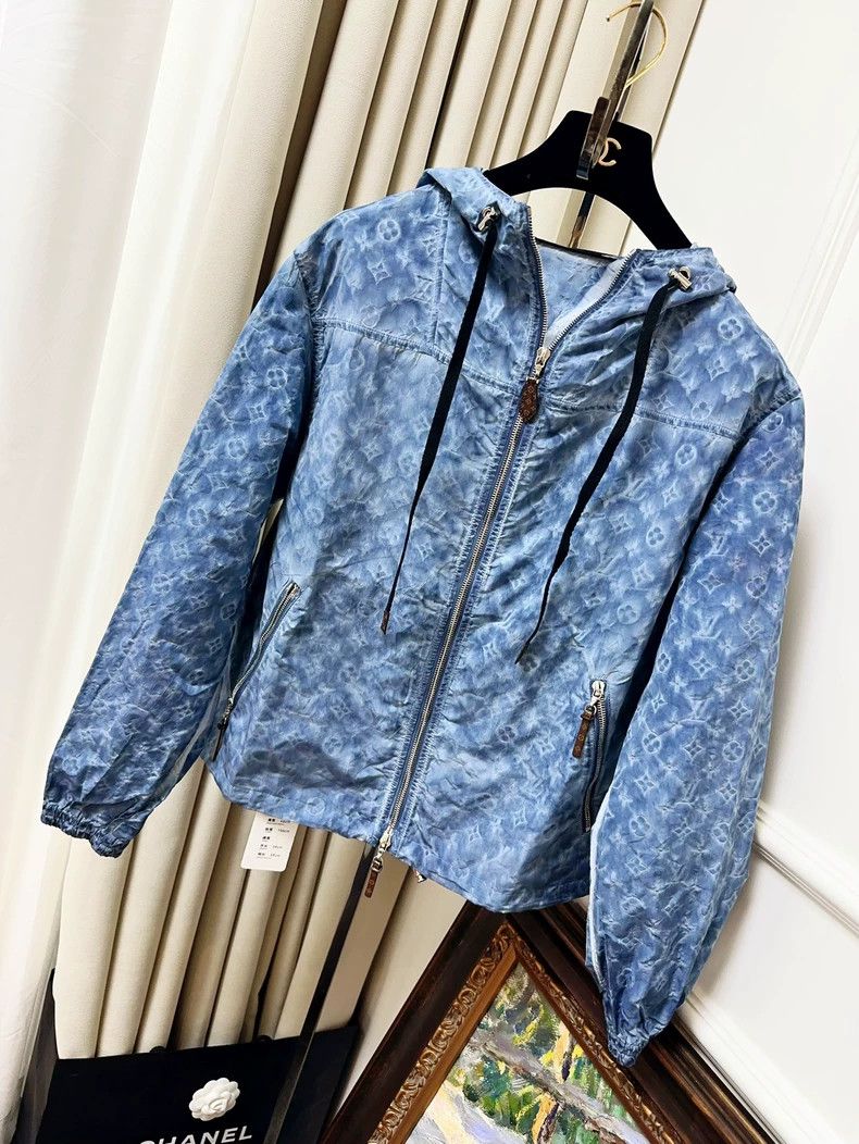 Louis Vuitton Blue Gradient Logo Hooded Jacket- DMC Size US M / EU 48-50 / 2 - 1 Thumbnail
