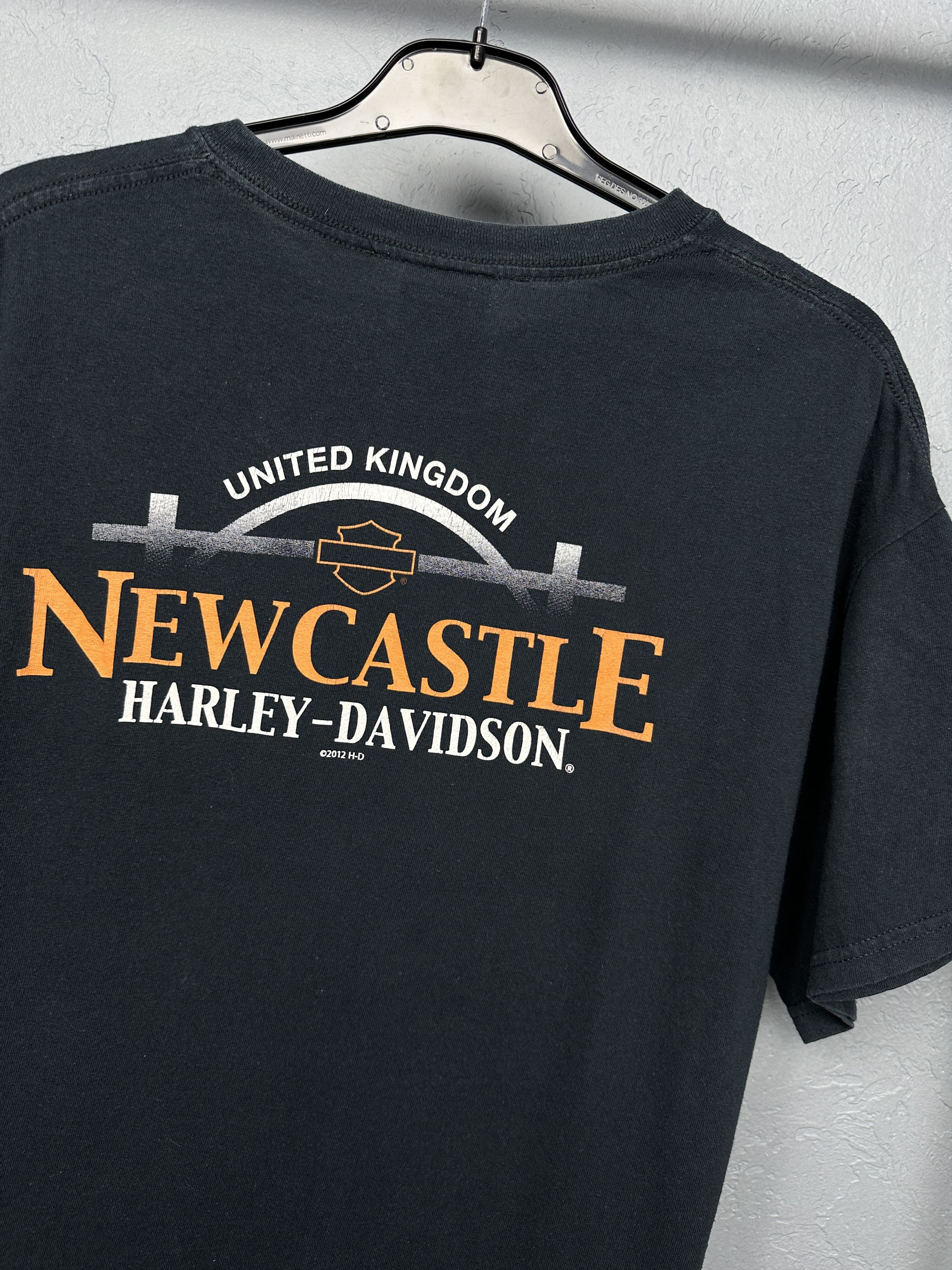 Harley Davidson Harley Davidson Newcastle 2011 Big Logo Mens T-Shirt Tee Size US L / EU 52-54 / 3 - 8 Thumbnail