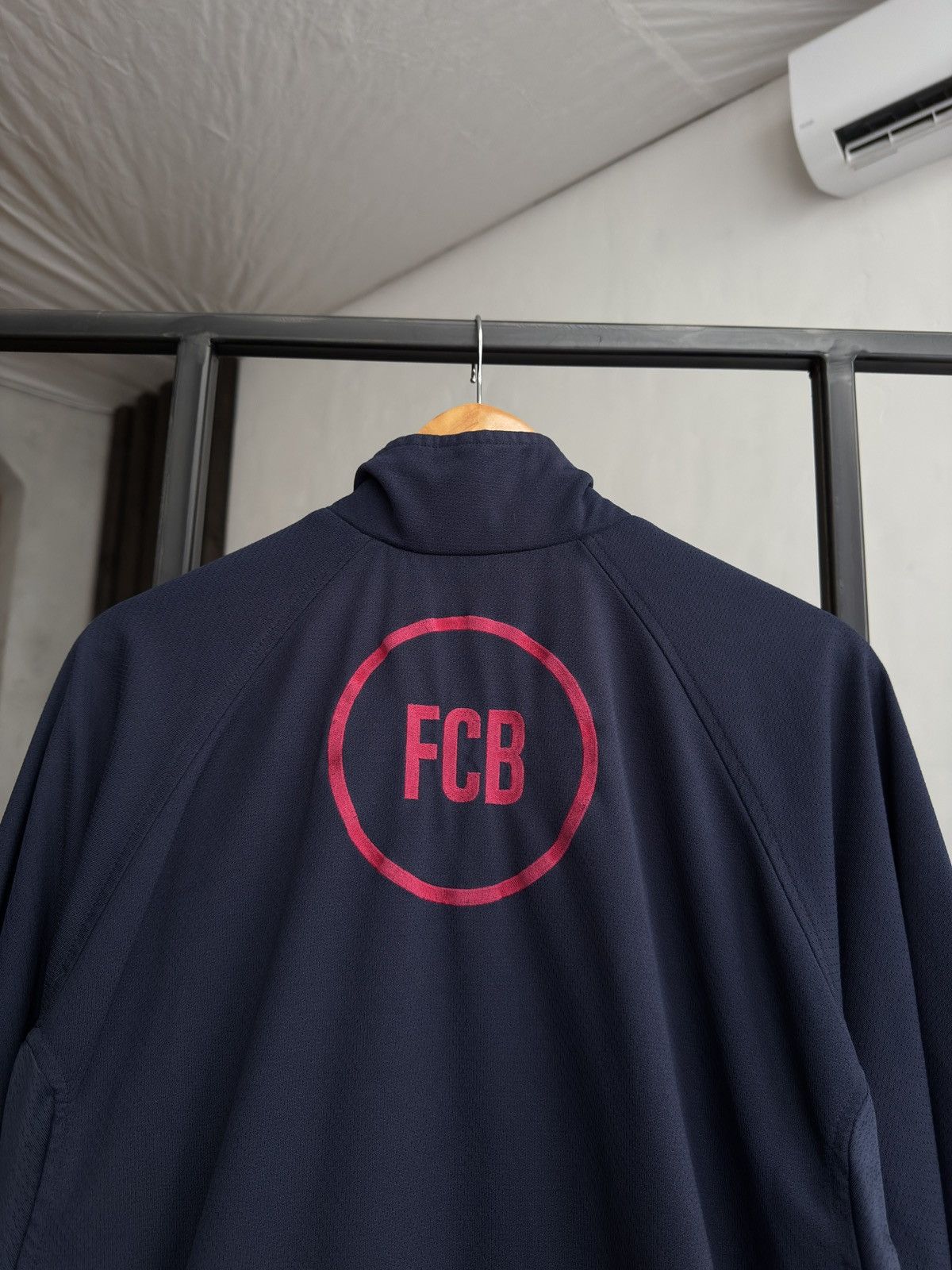 Nike Vintage Nike FC Barcelona Football Jacket Soccer Track Top Size US L / EU 52-54 / 3 - 10 Thumbnail