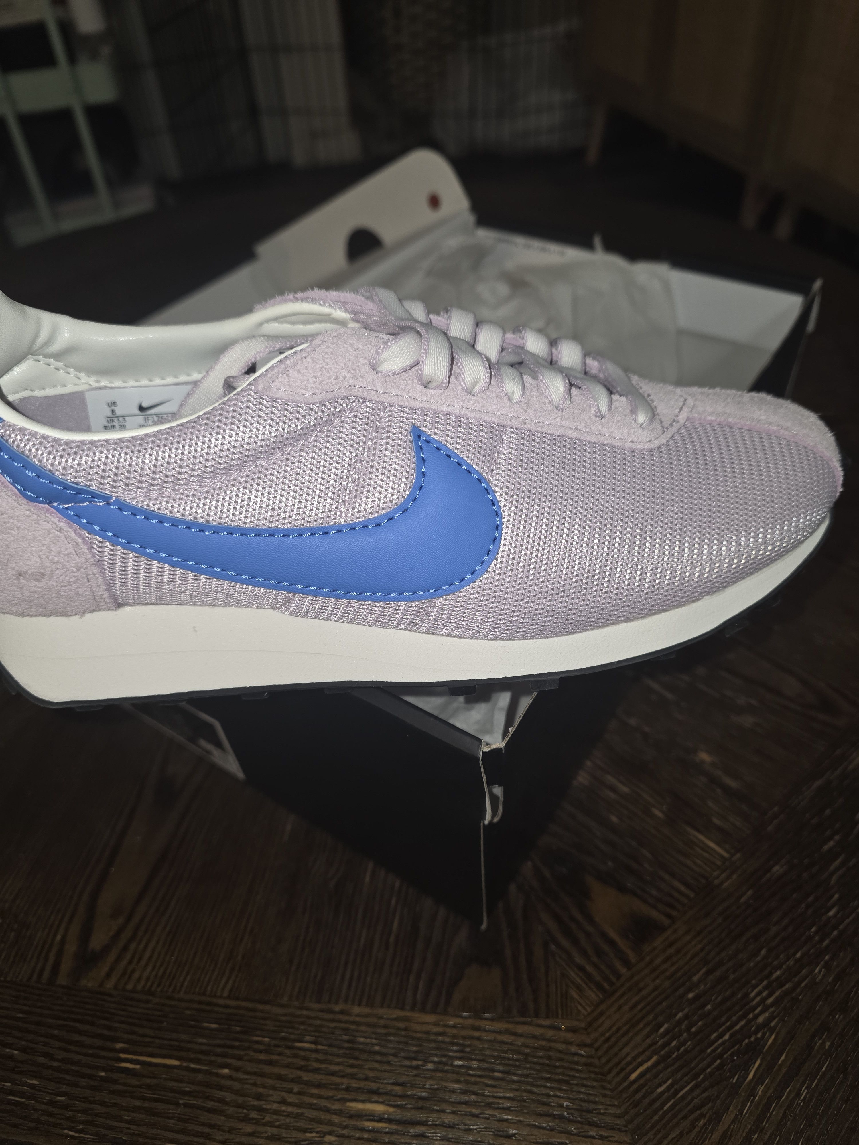 Nike Women Nike SIZE 8W Size US 8 / IT 38 - 3 Thumbnail