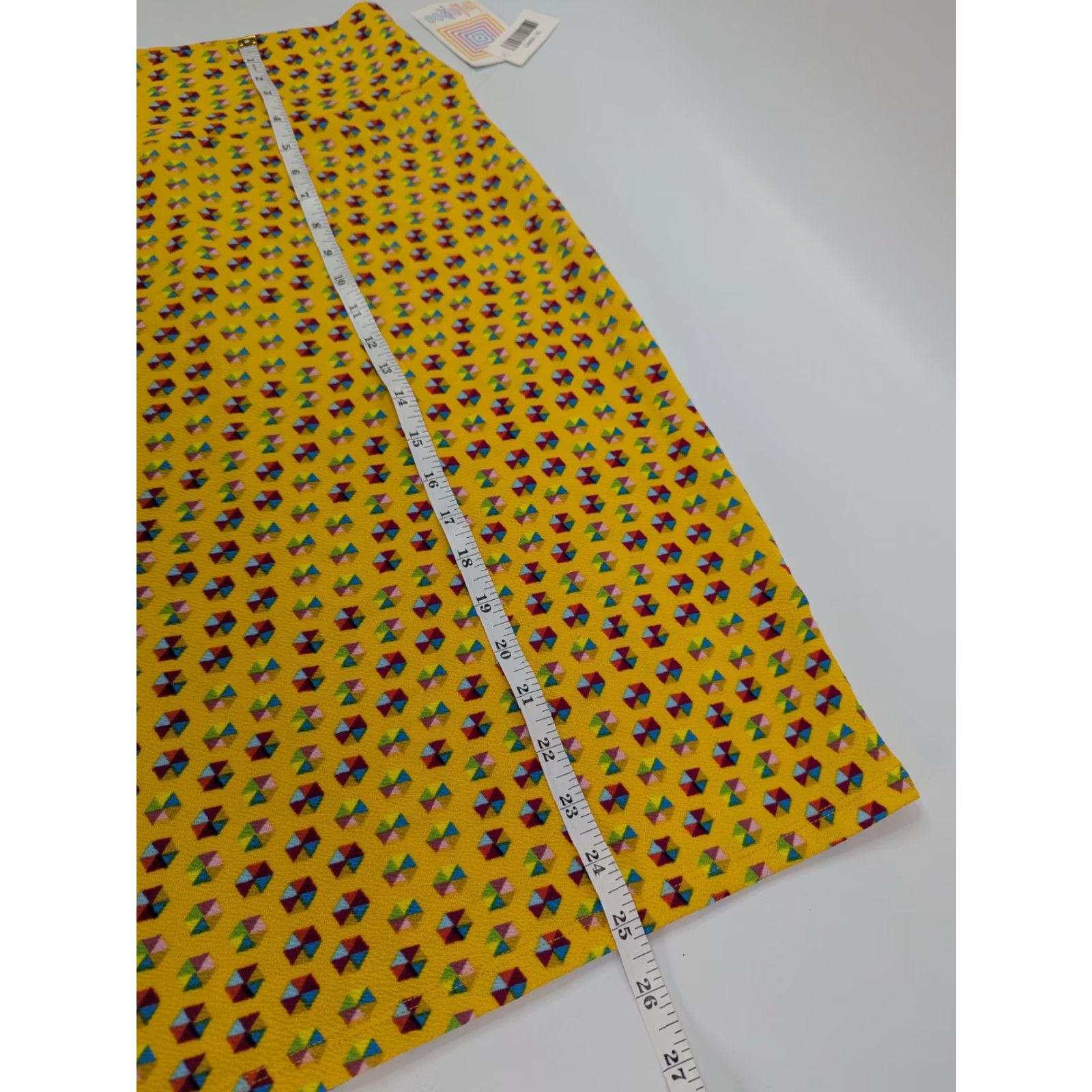 Vintage LuLaRoe NWT Cassie Pull-On Midi Skirt XL Yellow Hexagon Print Size 40" / US 18 - 3 Thumbnail