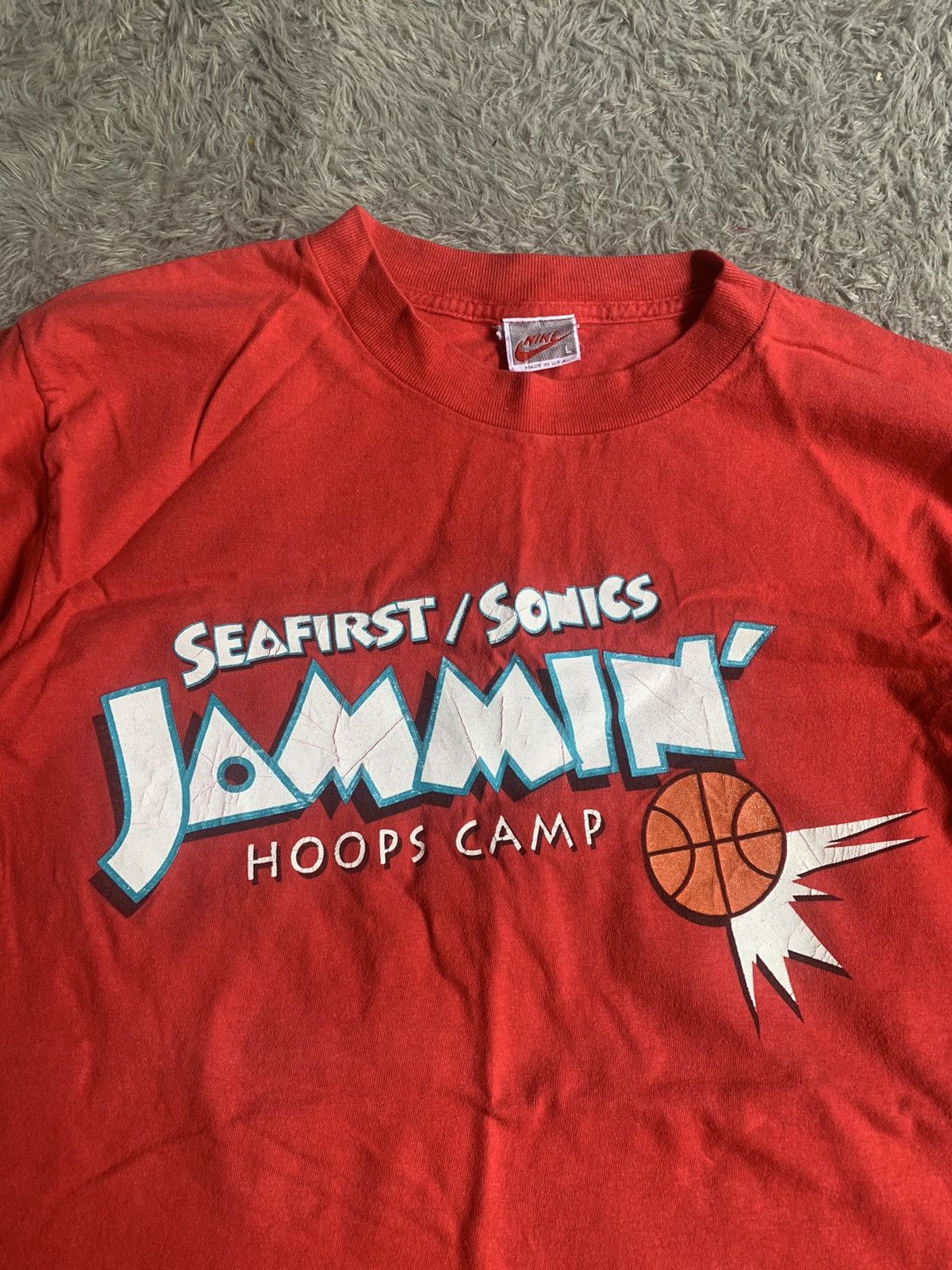 Nike × Sports Specialties × Vintage Vintage 90s Nike Seafirst Sonic Jammin Hoop Camp Tee Size US M / EU 48-50 / 2 - 2 Thumbnail