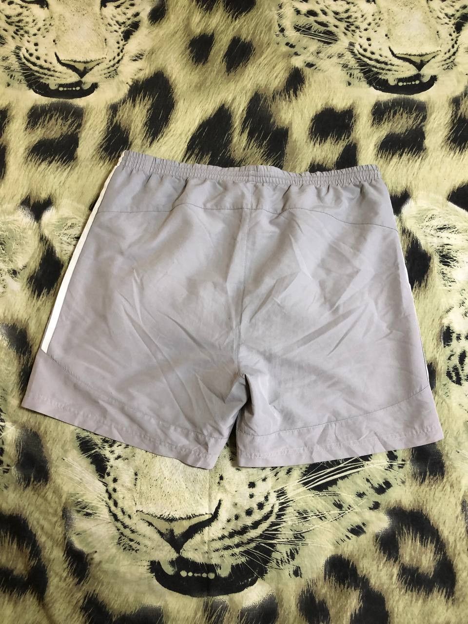 Adidas VINTAGE ADIDAS NYLON FOOTBALL RUNNINS SHORTS Size US 32 / EU 48 - 4 Thumbnail