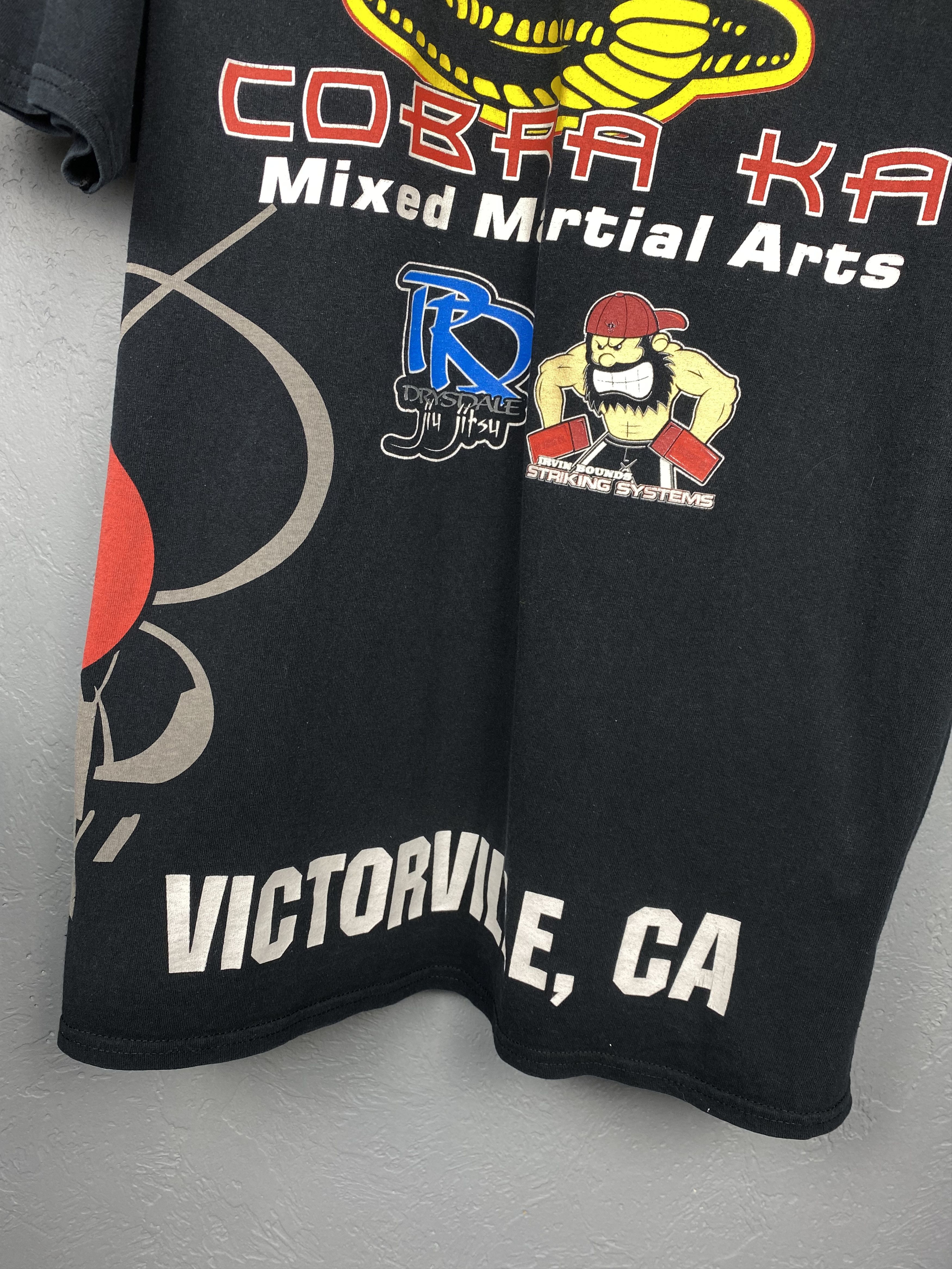 Cobra Cobra Kai Movie 90s Vintage Warrior T-Shirt Tee Size US XXL / EU 58 / 5 - 8 Thumbnail