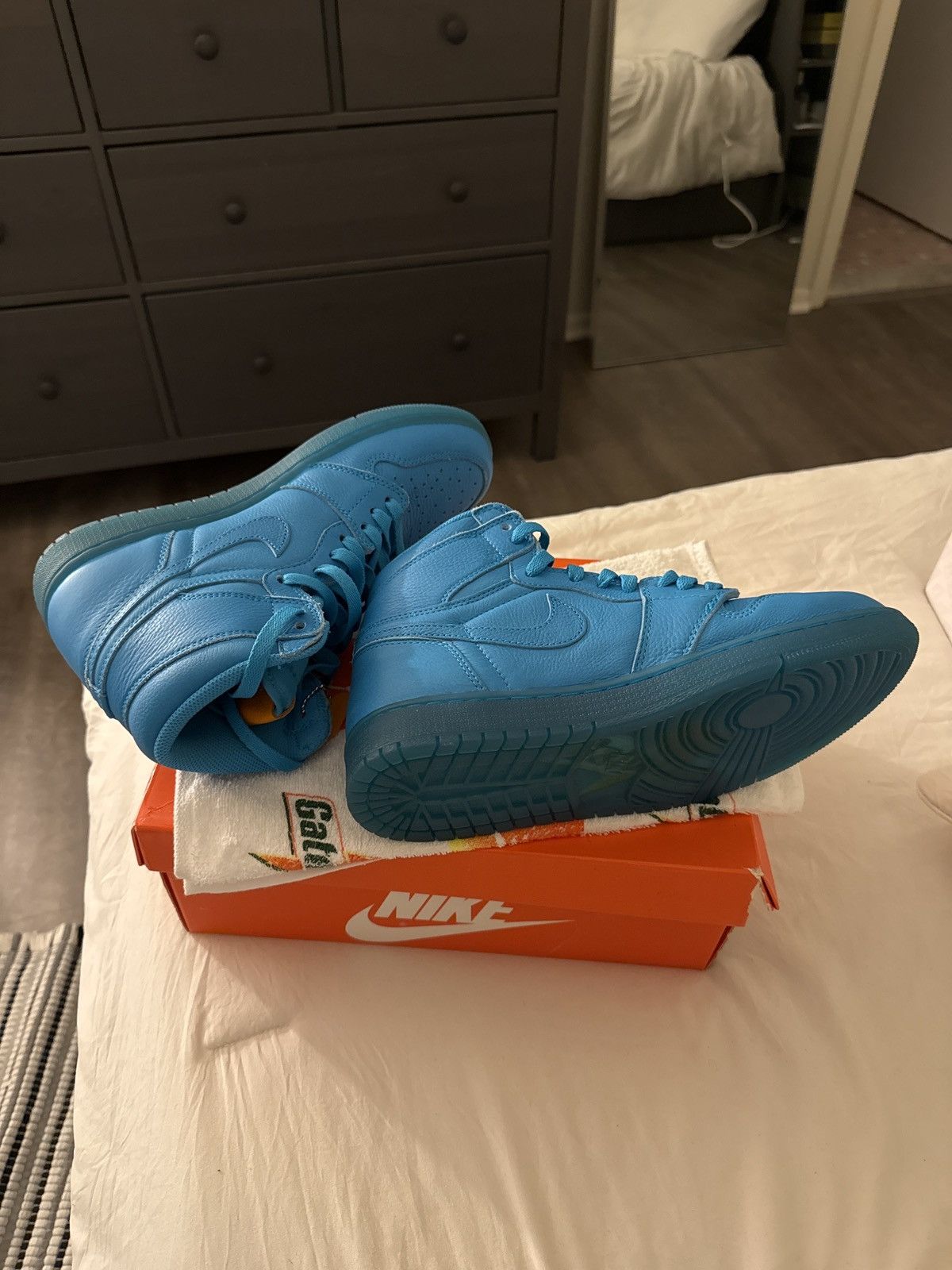 Gatorade × Jordan Brand × Nike Air Jordan 1 Gatorade Size US 8.5 / EU 41-42 - 1 Thumbnail