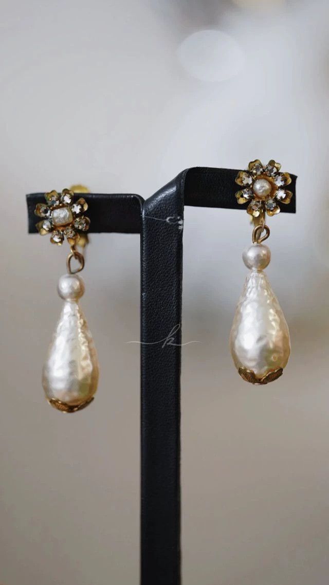 Miriam Haskell Miriam Haskell 60s Baroque Pearl Necklace & Clip Earrings Size ONE SIZE - 7 Thumbnail