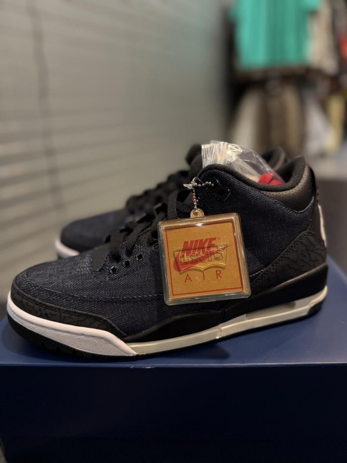Jordan Brand Levi's x Air Jordan 3 Retro Men's Size 9 Indigo Denim NEW Size US 9 / EU 42 - 4 Thumbnail