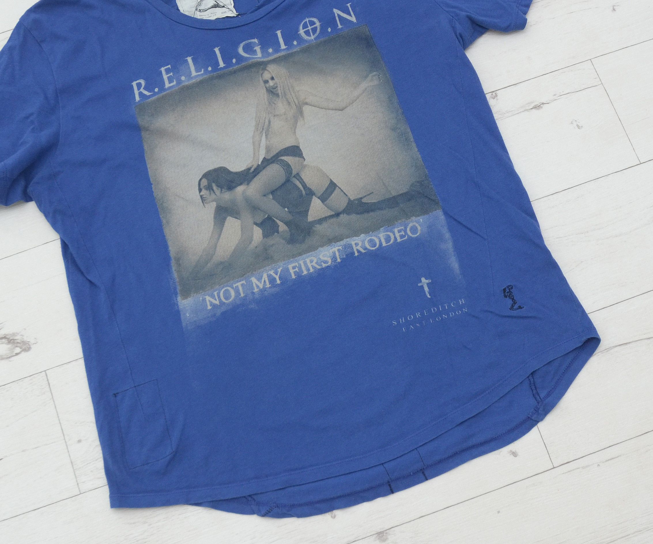 Hot Model Sex ✝️ Vintage T-Shirt Religion Big Sexy Print Ibiza Rodeo Size US L / EU 52-54 / 3 - 3 Thumbnail