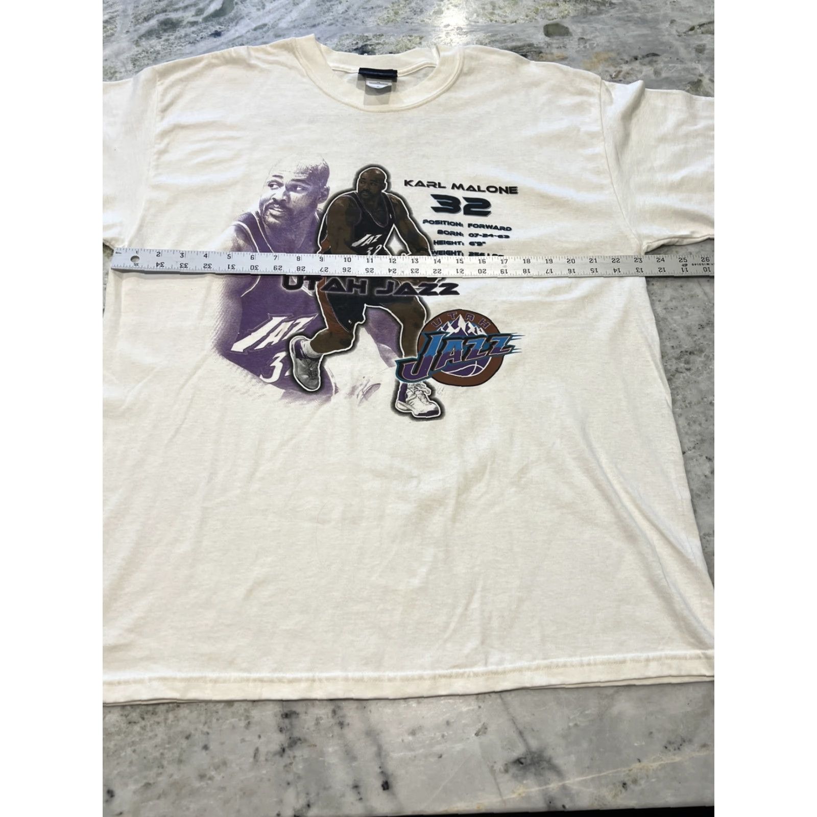 NBA VINTAGE Utah Jazz T Shirt Men XL Karl Malone Double Sided Bright Graphic Print NBA Shirt Men XL White 1990s Graphic Tee Mens NBA Sportswear/Beach Size US XL / EU 56 / 4 - 7 Thumbnail