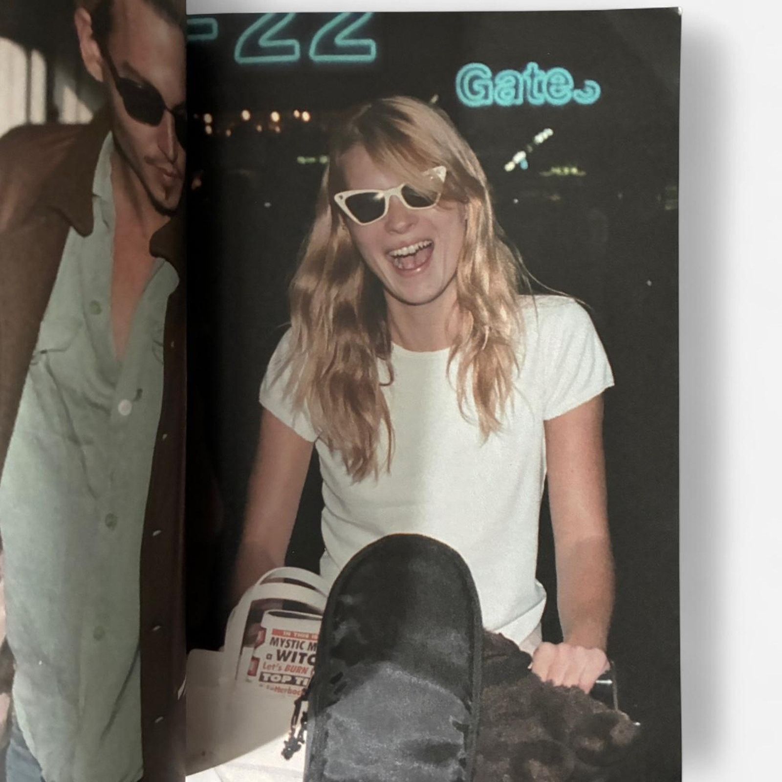 Vintage KATE MOSS FASHION, BEAUTY, LOVE, WORKS ALL ABOUT KATE Size ONE SIZE - 2 Thumbnail